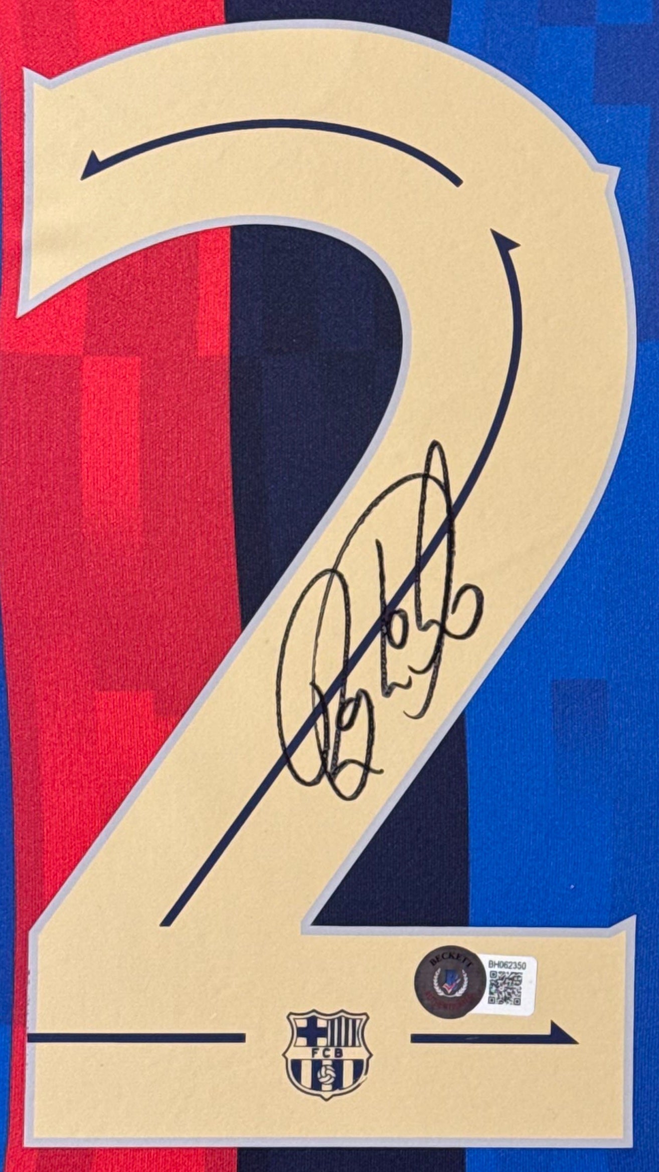 Raphinha Signed FC Barcelona Nike Jersey Framed Beckett COA - Close up of Number