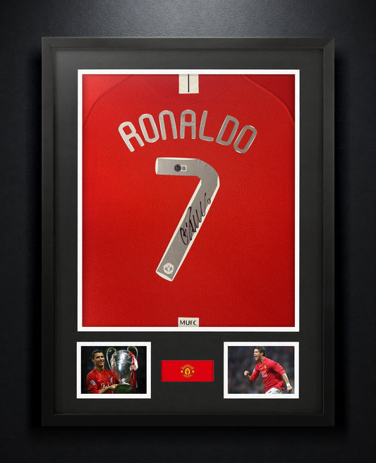 Cristiano Ronaldo Signed Manchester United Jersey Framed Beckett LOA & COA - Photo of frame