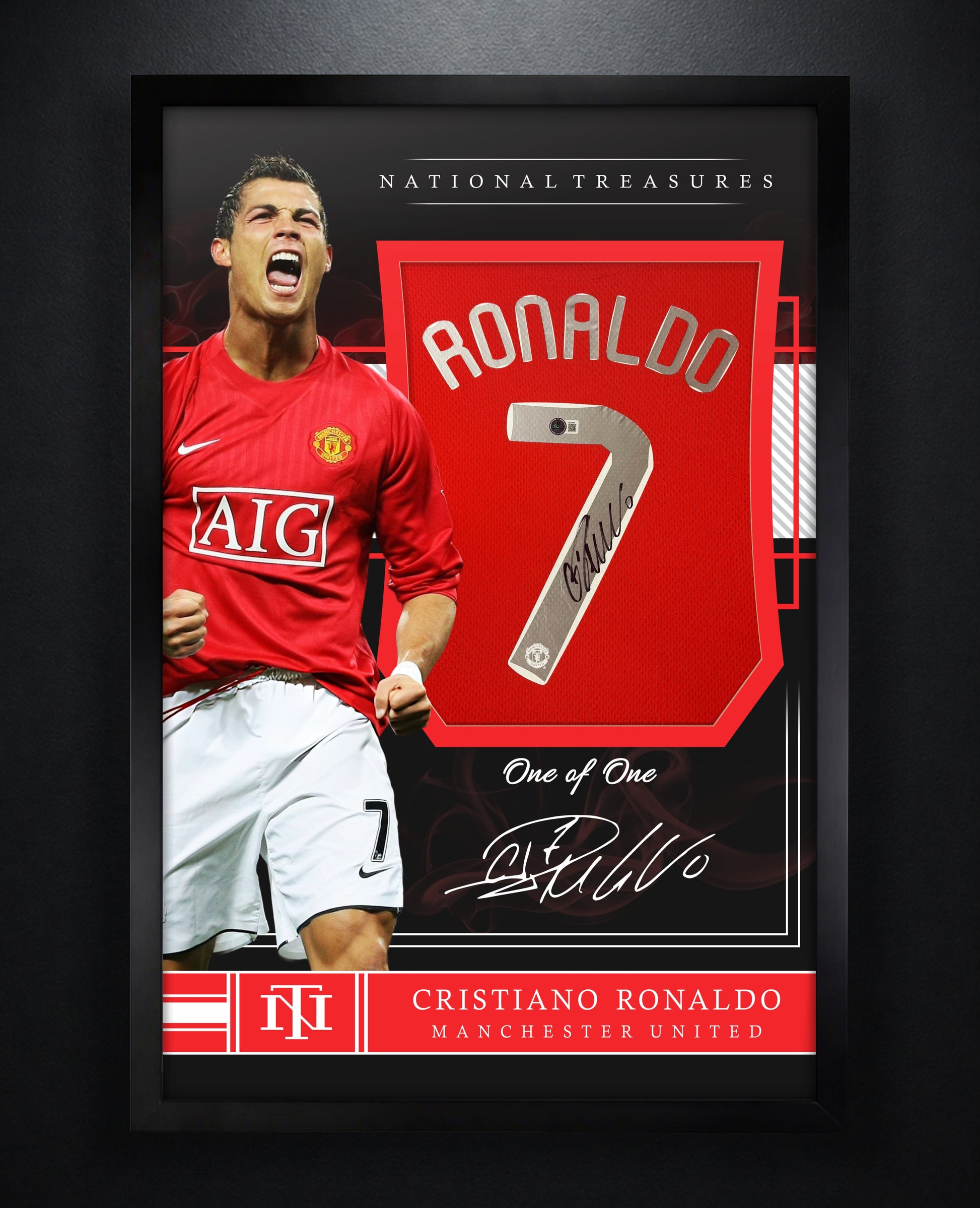 Cristiano Ronaldo Signed Manchester United Jersey Framed Beckett LOA & COA - Photo of frame