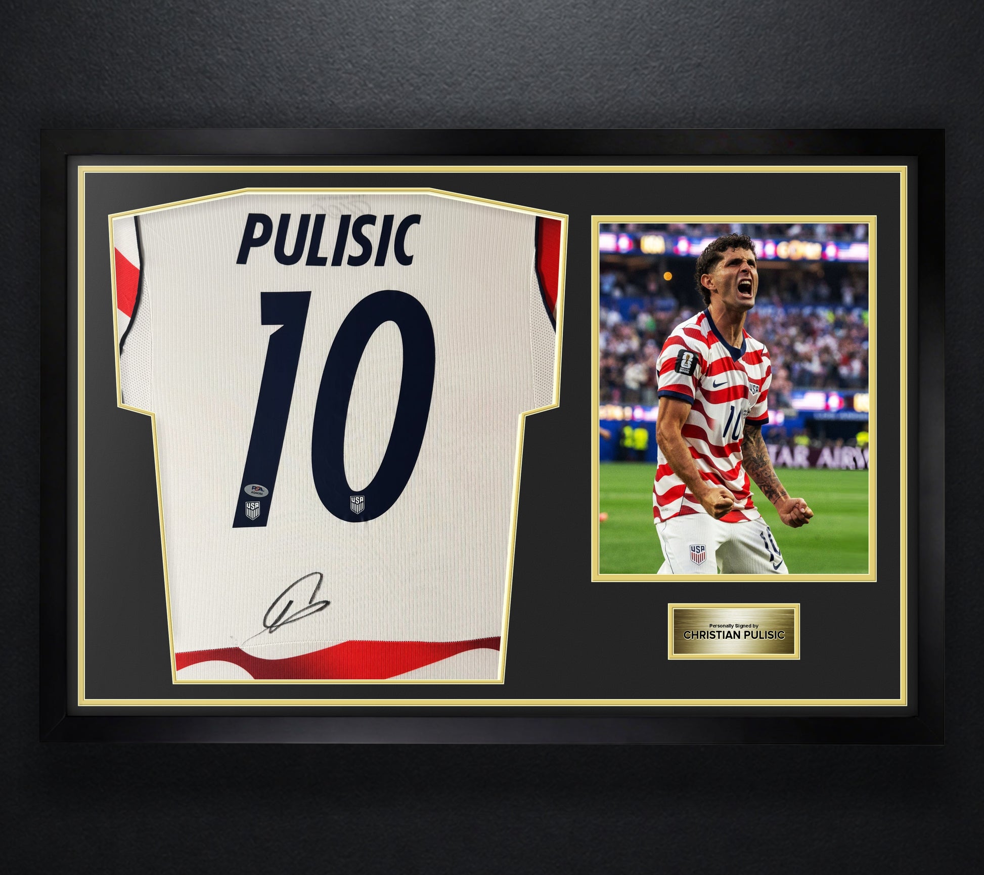 Christian Pulisic Signed United States of America Nike Jersey Framed PSA COA - Photo of frame