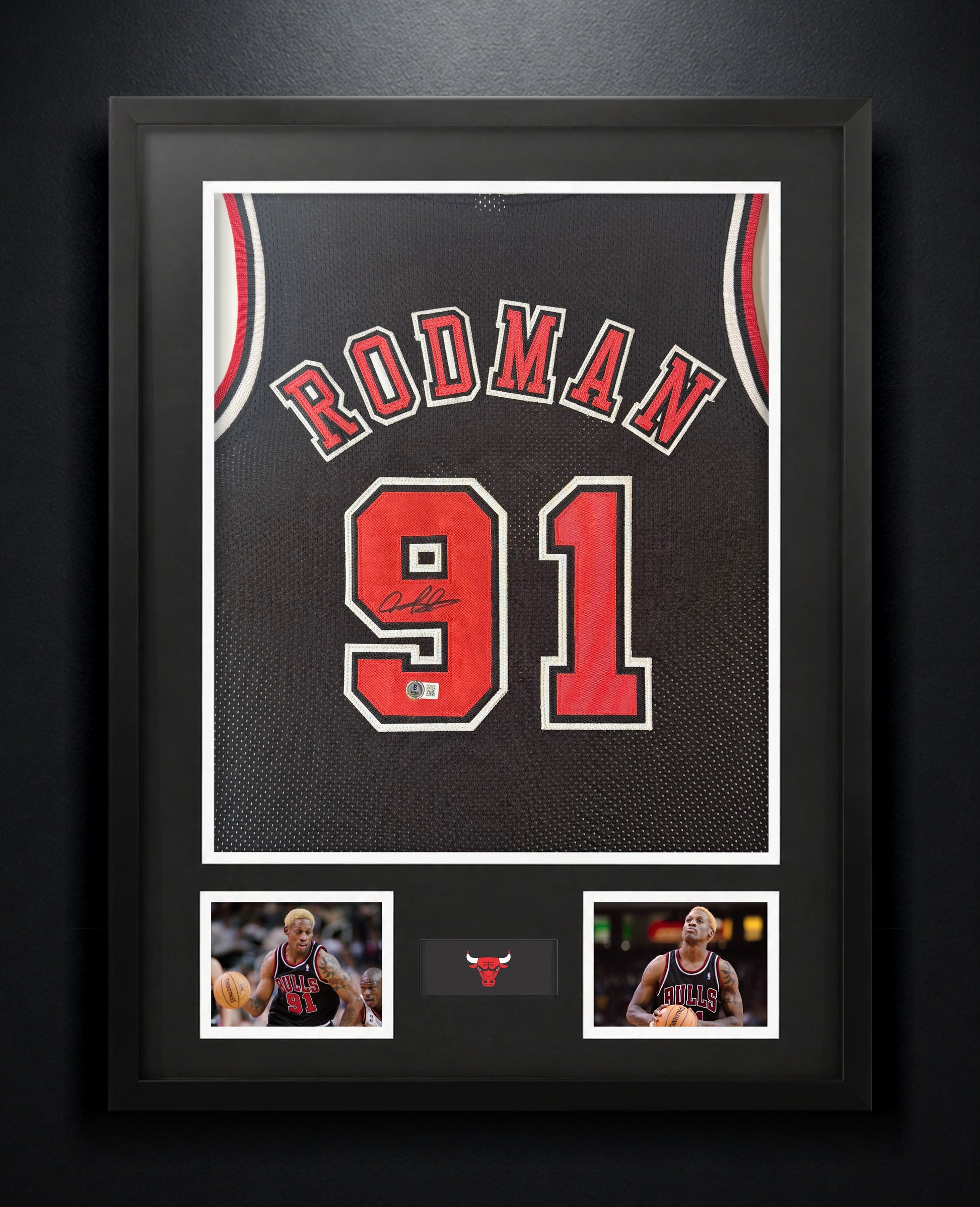 Dennis Rodman Signed Chicago Bulls Jersey Framed Beckett COA - Photo of frame