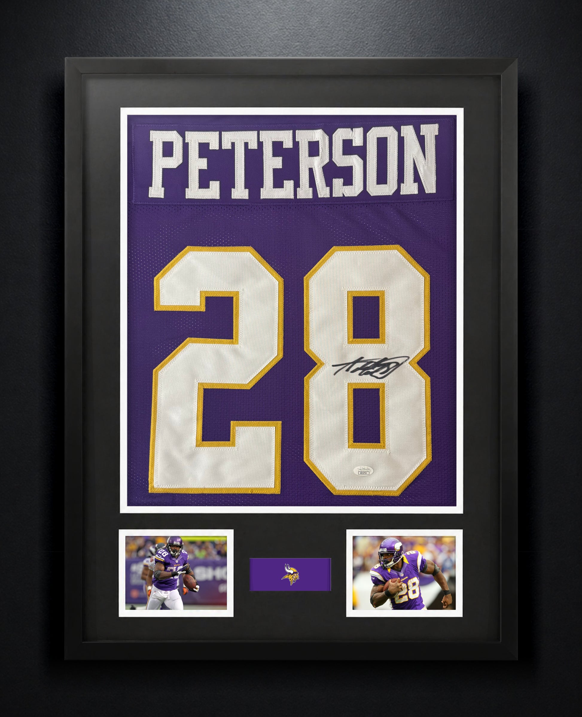 Adrian Peterson Signed Minnesota Vikings Jersey Framed JSA COA - Photo of frame