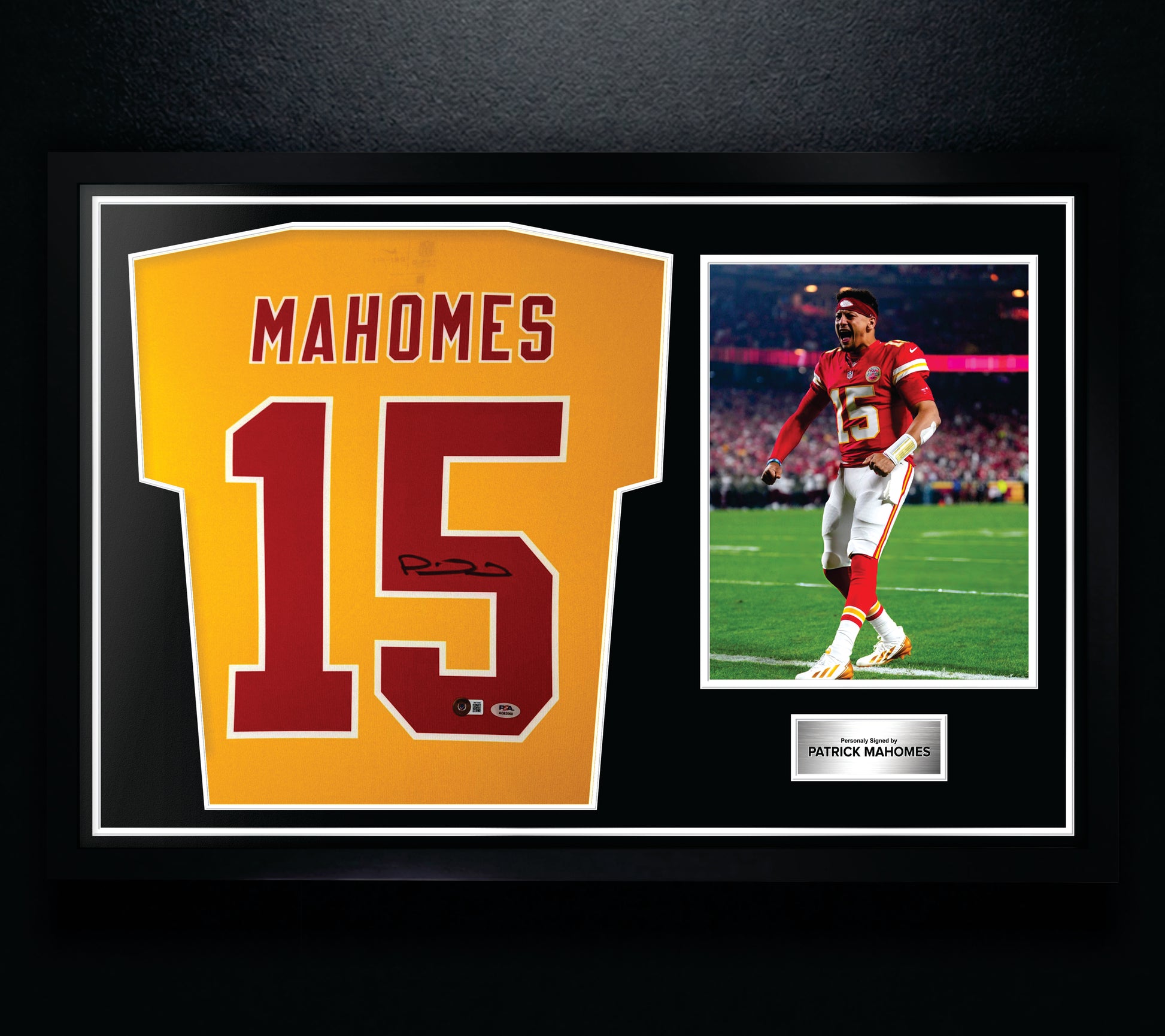 Patrick Mahomes Signed Kansas City Chiefs Nike Jersey Framed Beckett & PSA COA - Photo of frame