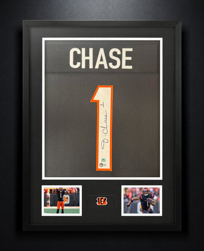 Ja'Marr Chase Signed Cincinnati Bengals Jersey Framed Beckett COA - Photo of frame