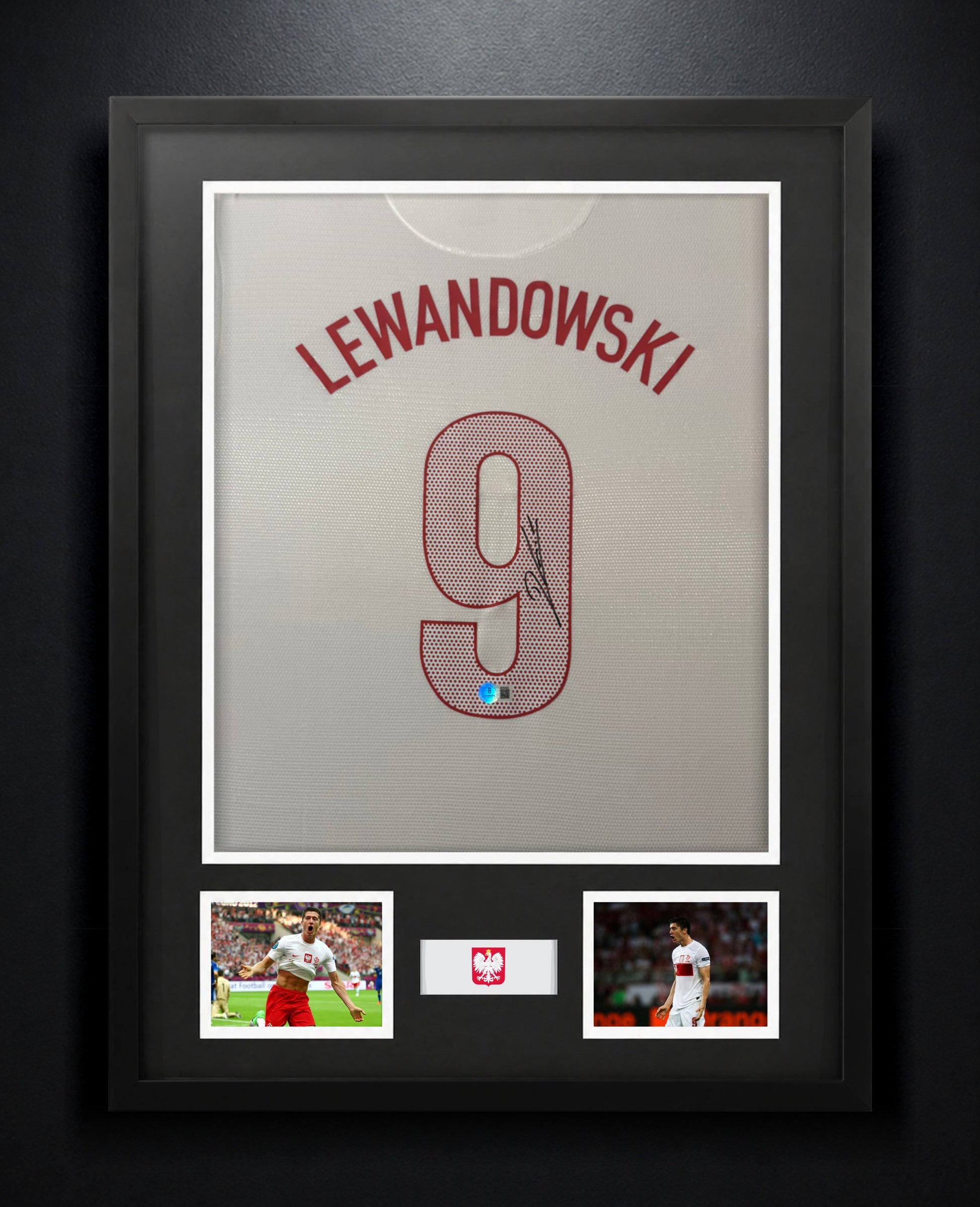 Robert Lewandowski Signed Poland Nike Jersey Framed Beckett COA - Photo of frame