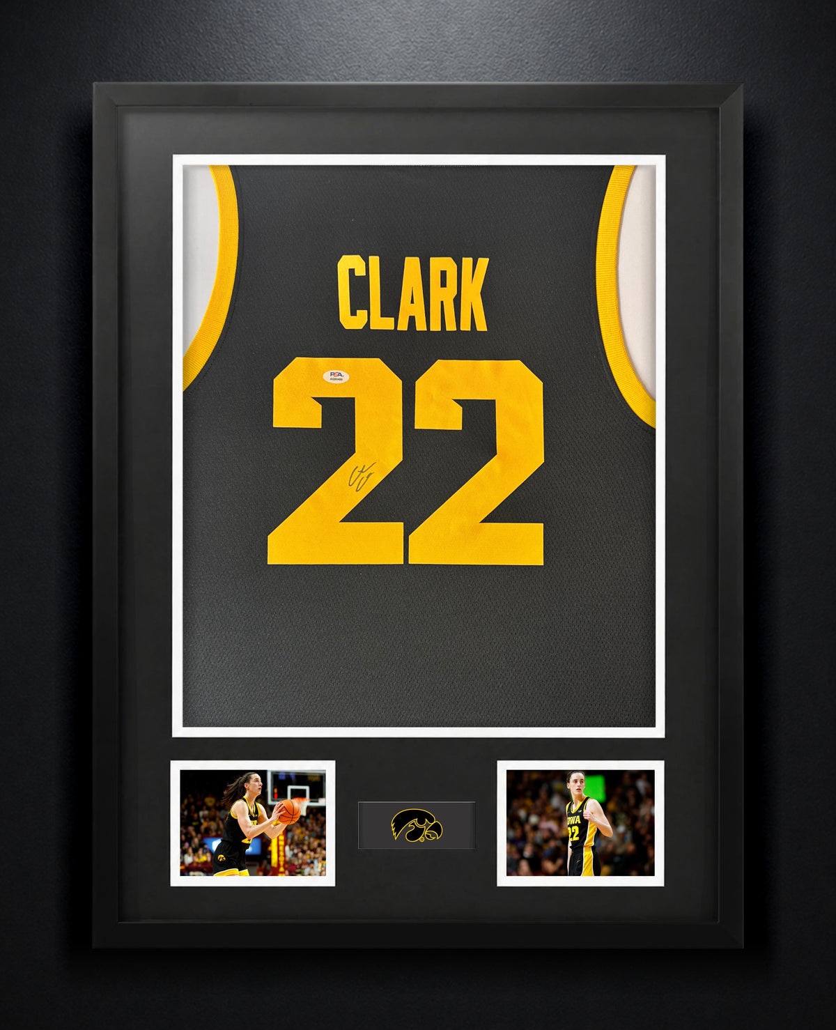 Caitlin Clark Signed Iowa Hawkeyes Nike Jersey Framed PSA COA - Photo of frame