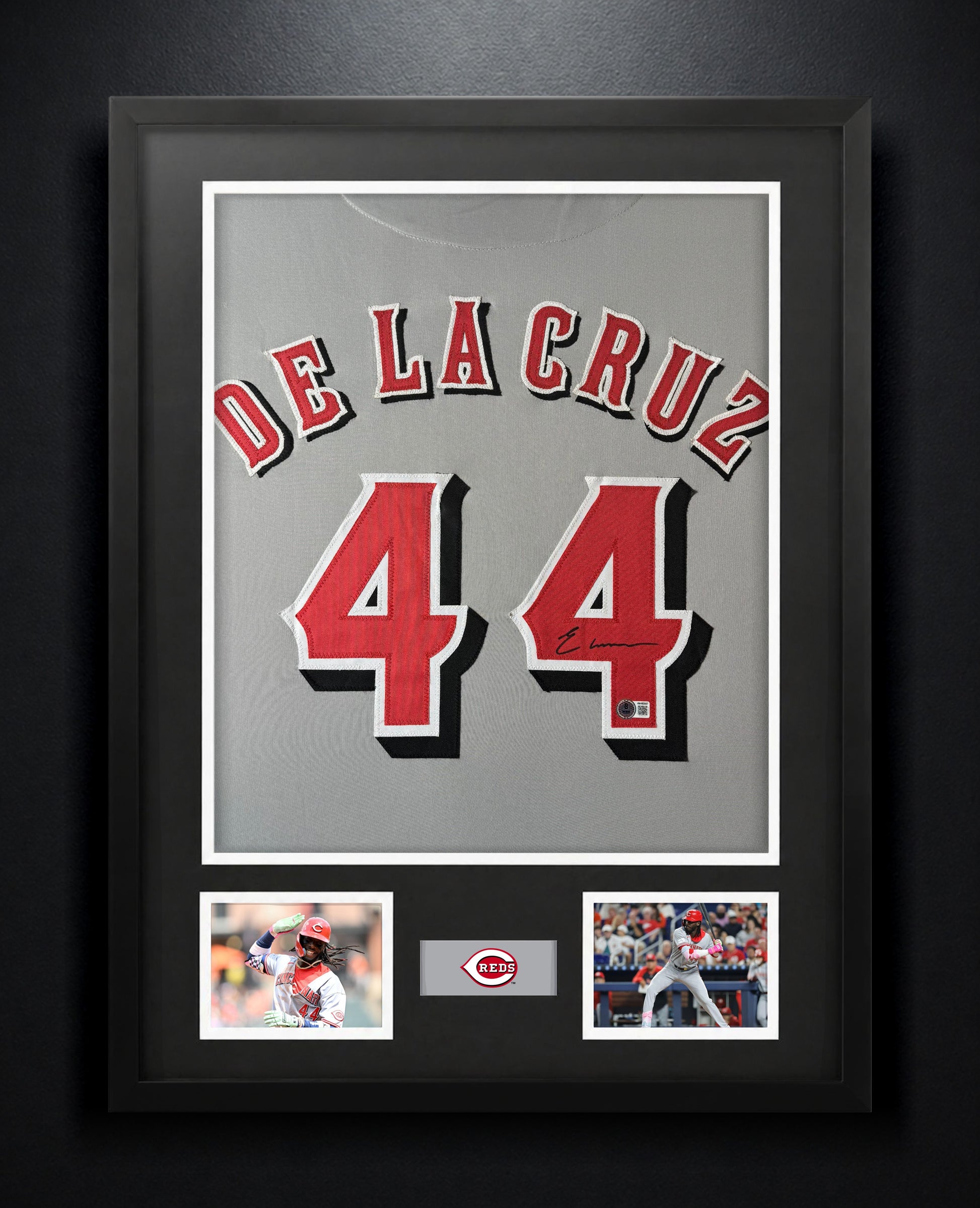 Elly De La Cruz Signed Cincinnati Reds Jersey Framed Beckett COA - Photo of frame