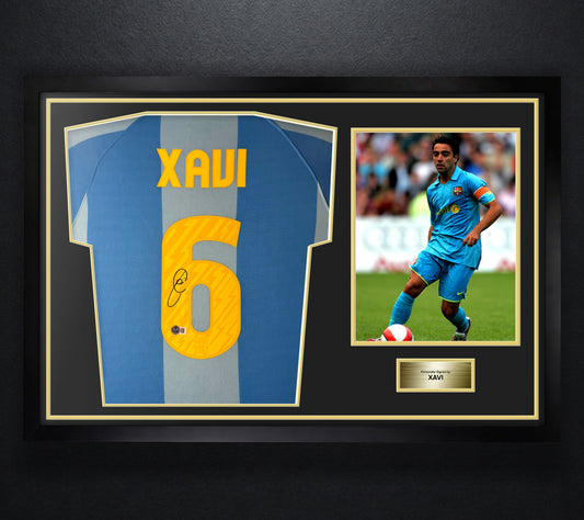 Xavi Hernández Signed FC Barcelona Nike Jersey Framed Beckett COA - Photo of frame