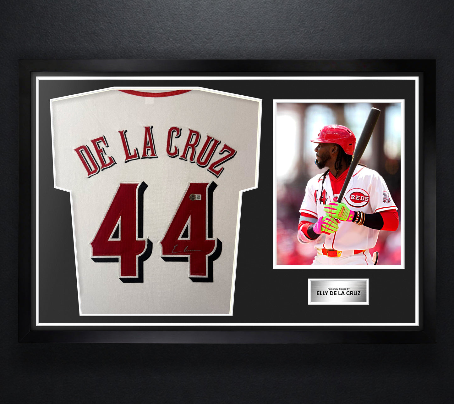 Elly De La Cruz Signed Cincinnati Reds Jersey Framed Beckett COA - Photo of frame