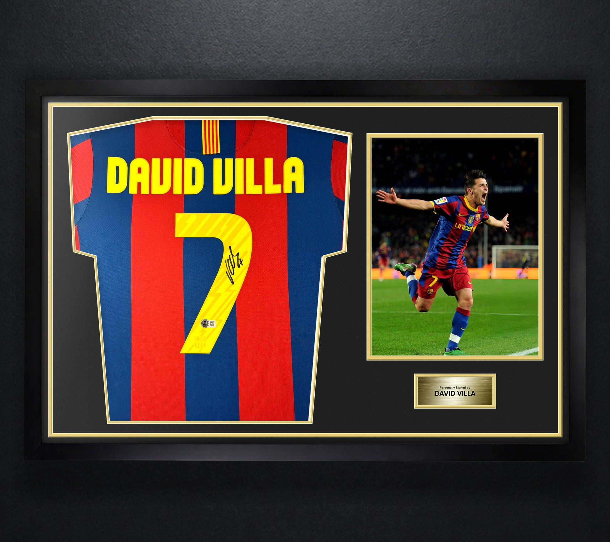 David Villa Signed FC Barcelona Nike Jersey Framed Beckett COA - Photo of frame