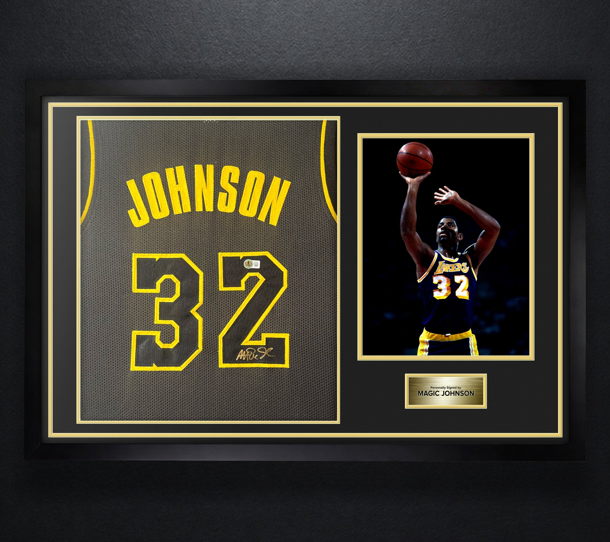 Magic Johnson Signed Los Angeles Lakers Jersey Framed Beckett COA - Photo of frame