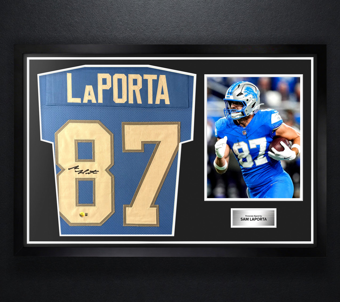 Sam LaPorta Signed Detroit Lions Jersey Framed Beckett COA - Photo of frame
