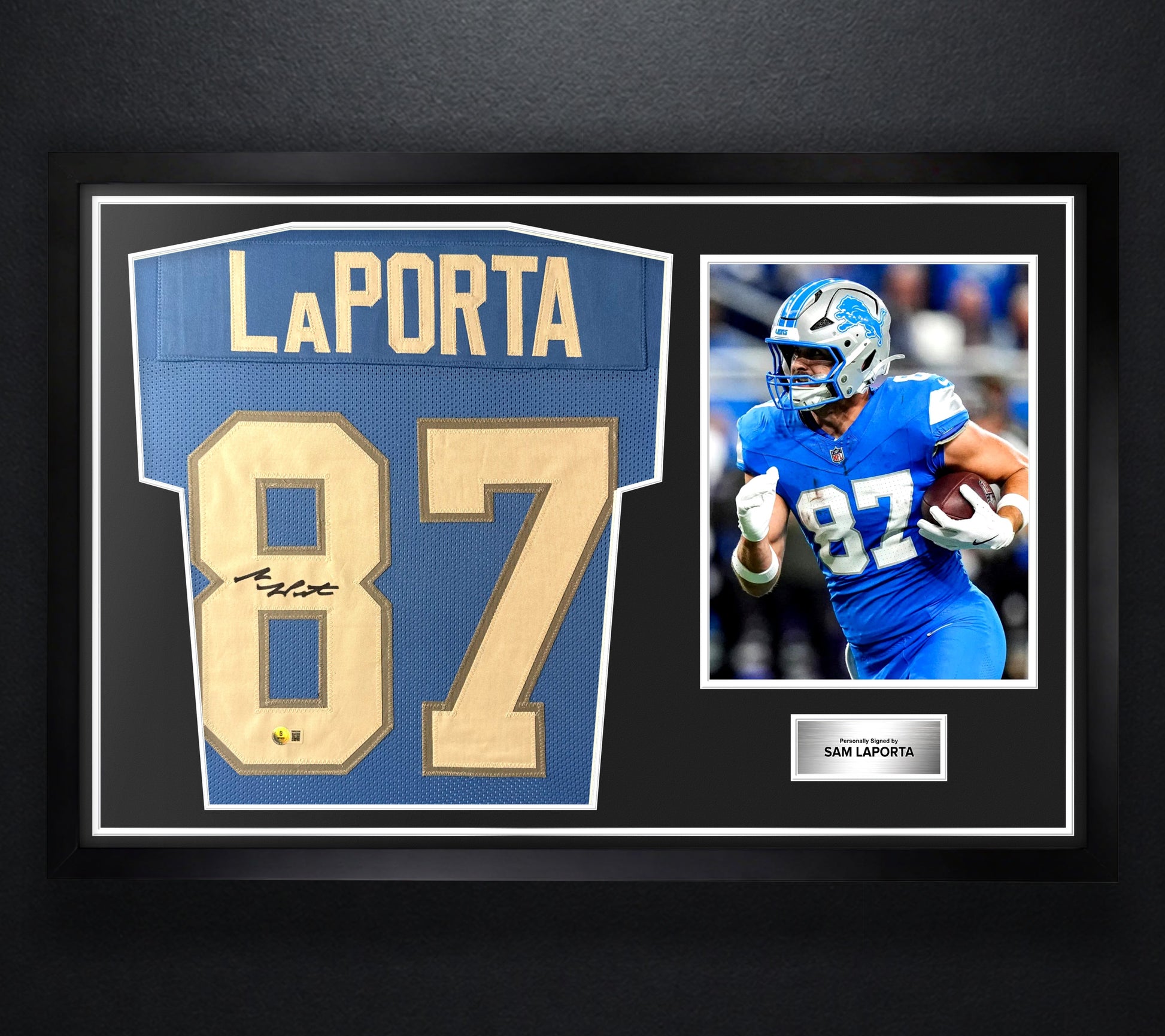 Sam LaPorta Signed Detroit Lions Jersey Framed Beckett COA - Photo of frame