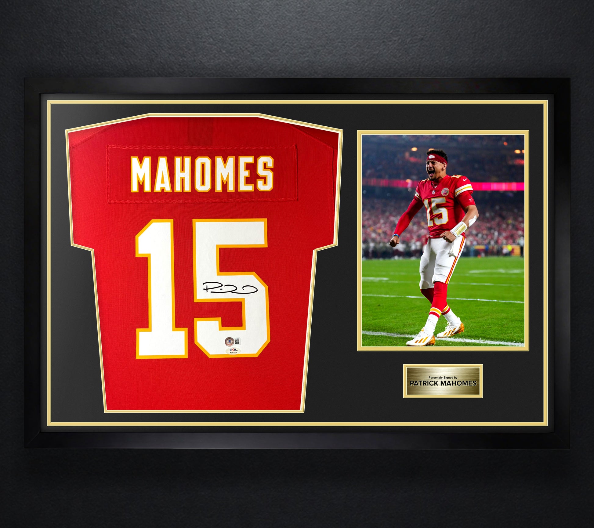 Patrick Mahomes Signed Kansas City Chiefs Nike Jersey Framed Beckett & PSA COA - Photo of frame