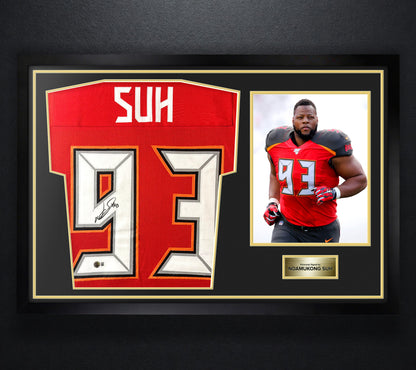 Ndamukong Suh Signed Tampa Bay Buccaneers Jersey Framed Beckett COA - Photo of frame