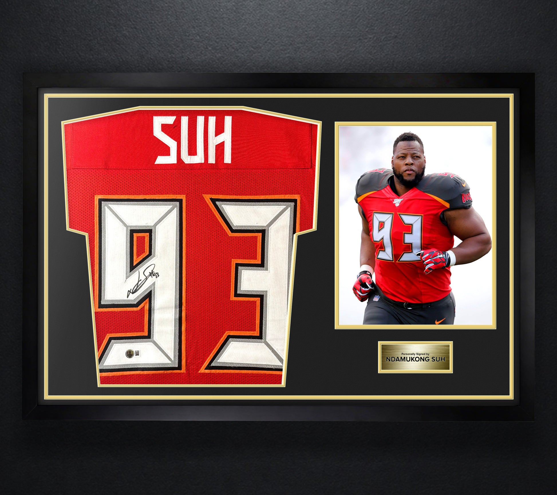 Ndamukong Suh Signed Tampa Bay Buccaneers Jersey Framed Beckett COA - Photo of frame