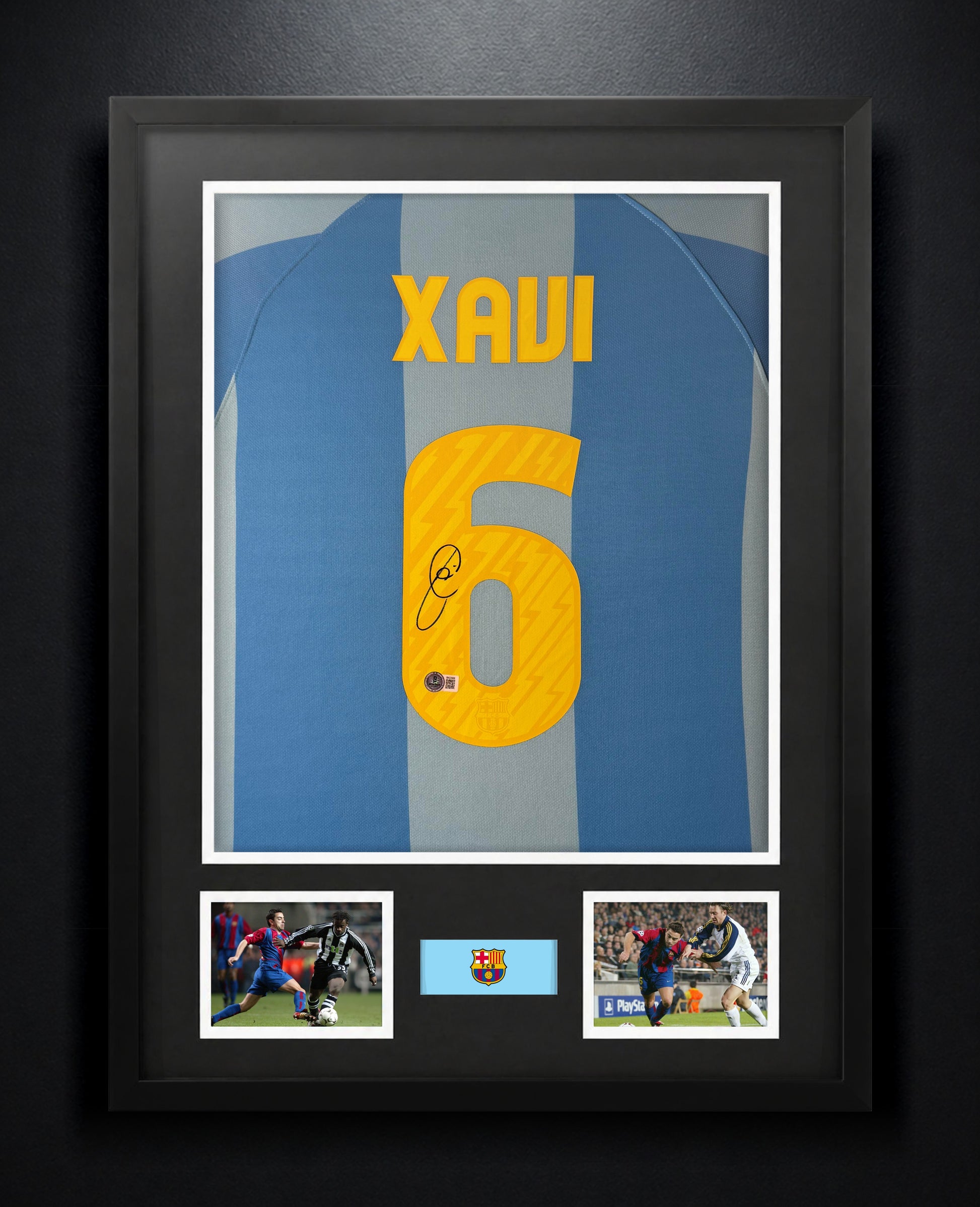 Xavi Hernández Signed FC Barcelona Nike Jersey Framed Beckett COA - Photo of frame