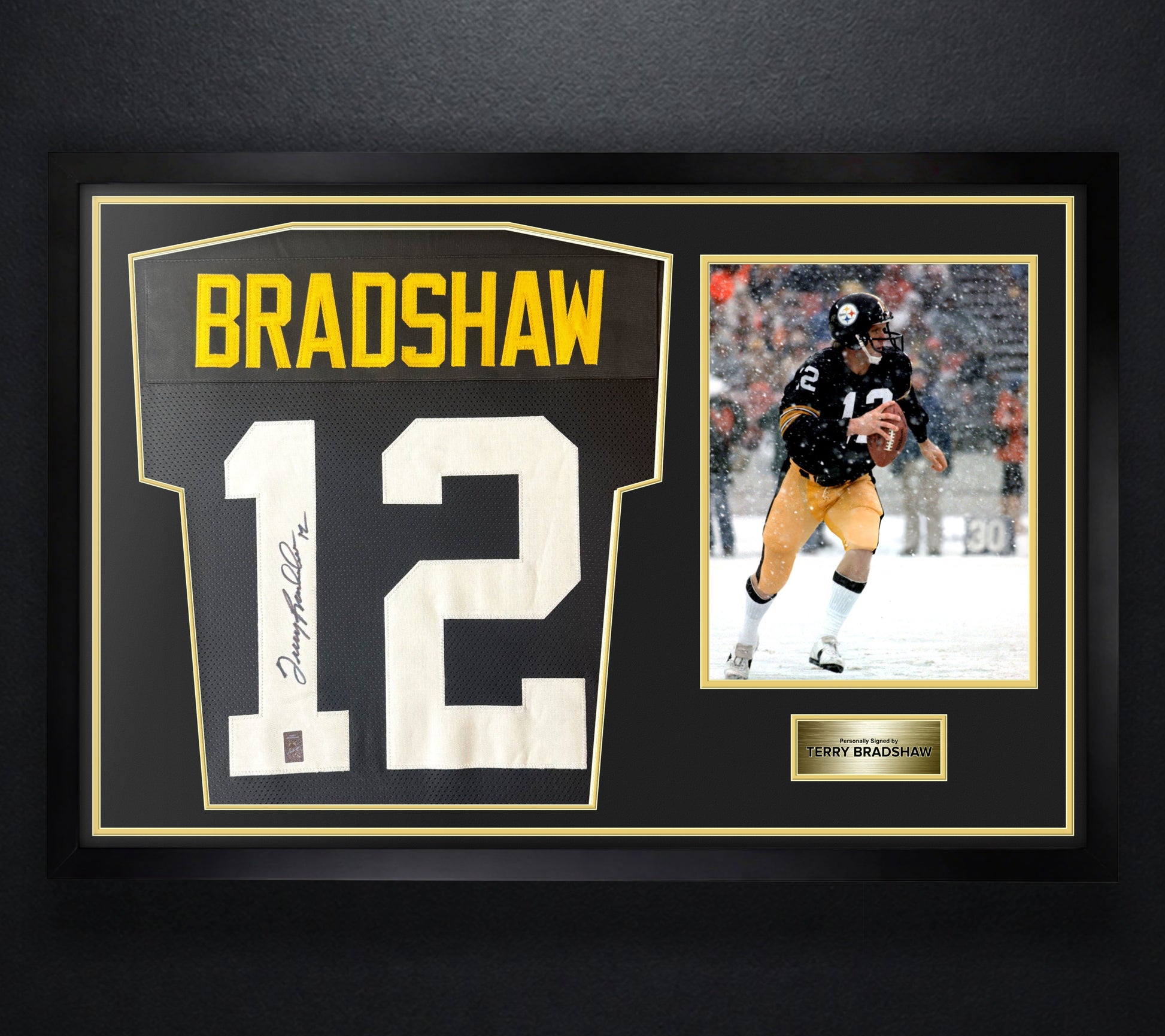 Terry Bradshaw Signed Pittsburgh Steelers Jersey Framed Bradshaw Holograms COA - Photo of frame
