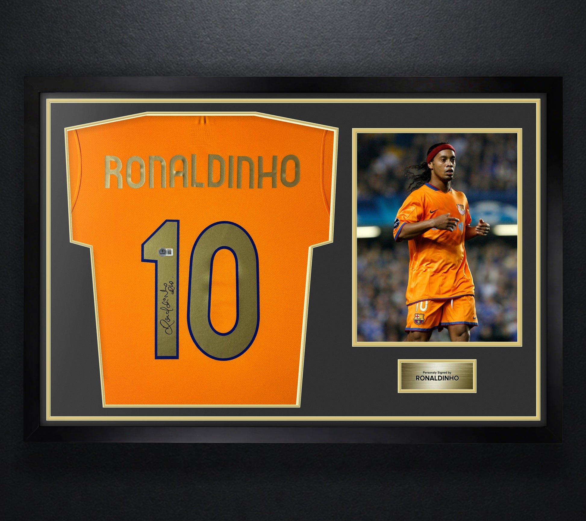 Ronaldinho Signed FC Barcelona Nike Jersey Framed Beckett COA - Photo of frame