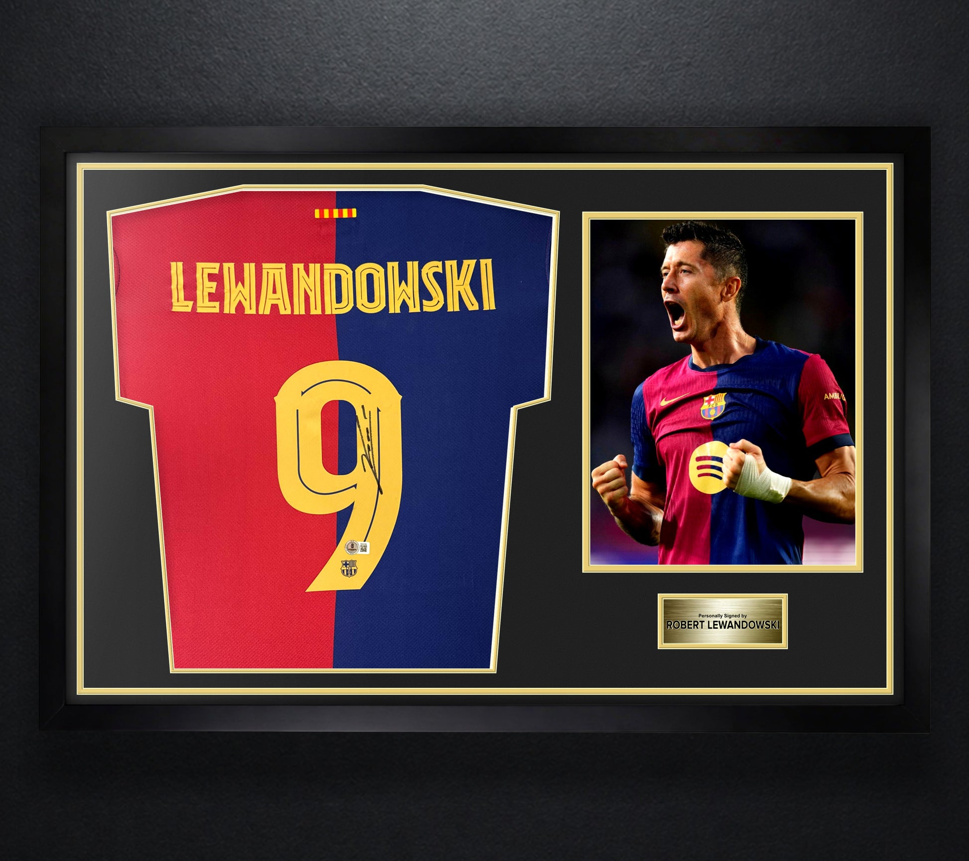 Robert Lewandowski Signed FC Barcelona Nike Jersey Framed Beckett COA - Photo of frame