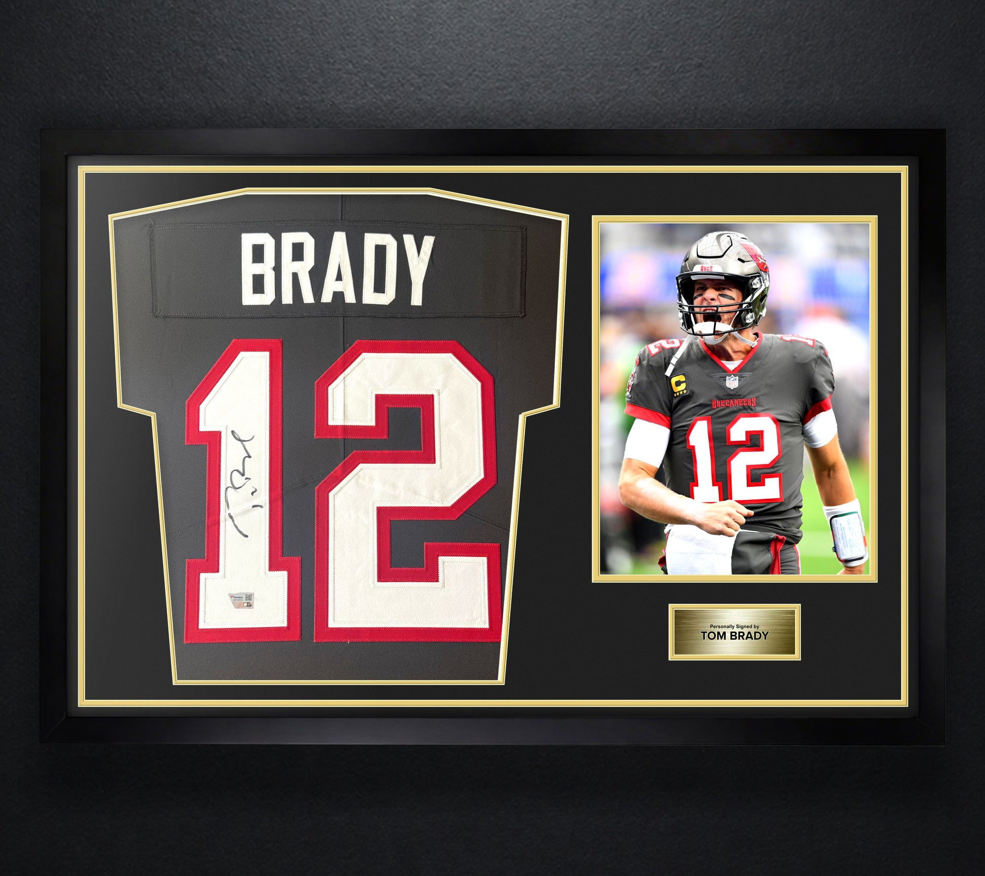 Tom Brady Signed Tampa Bay Buccaneers Nike Jersey Framed Fanatics COA - Photo of frame