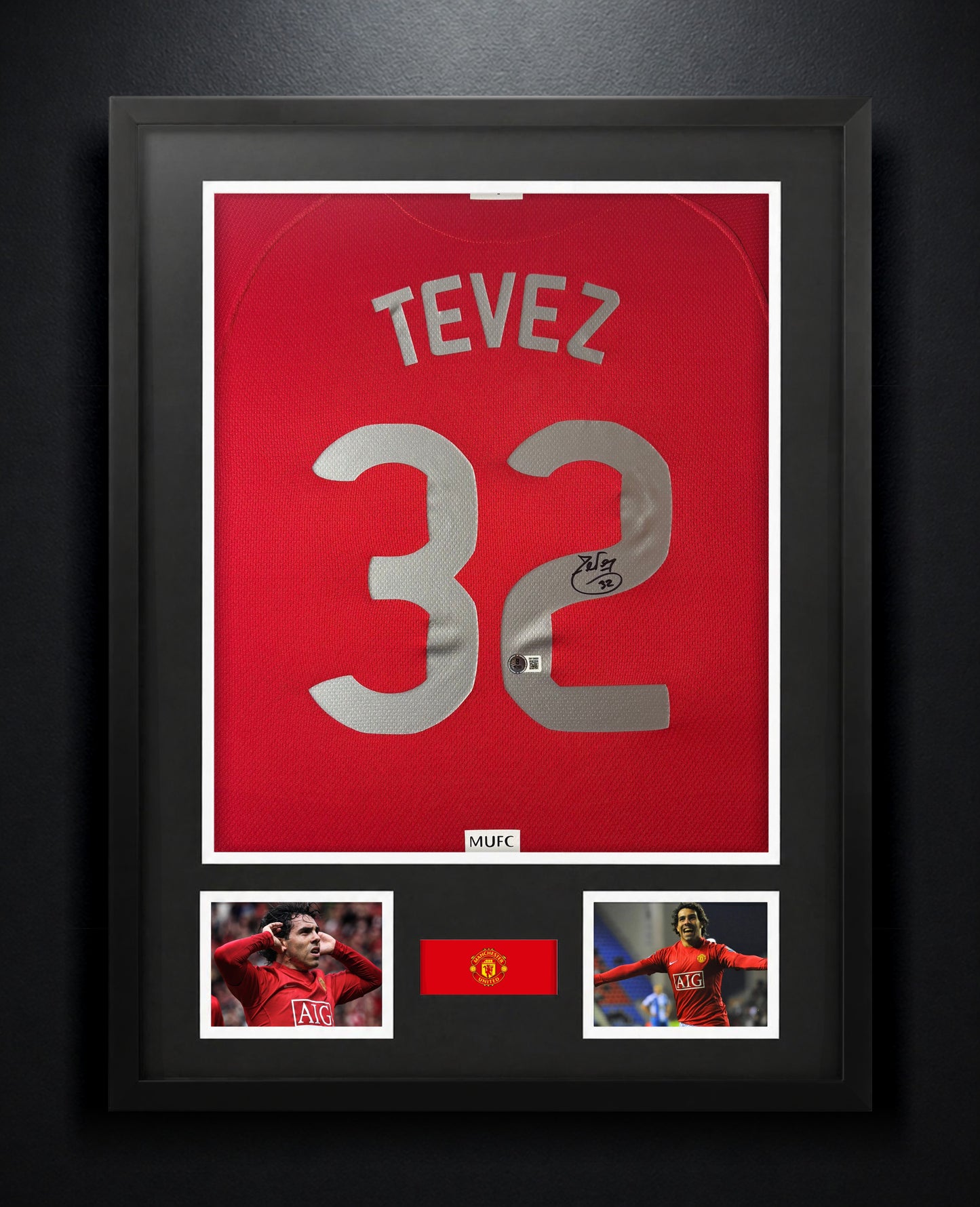 Carlos Tevez Signed Manchester United Nike Jersey Framed Beckett COA - Photo of frame