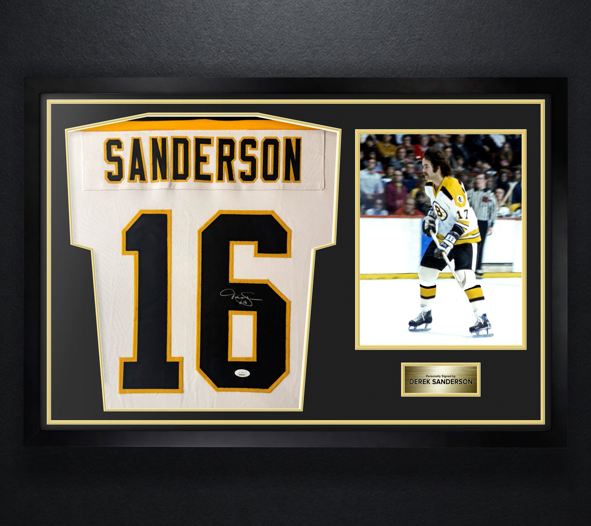 Derek Sanderson Signed Boston Bruins Jersey Framed JSA COA - Photo of frame