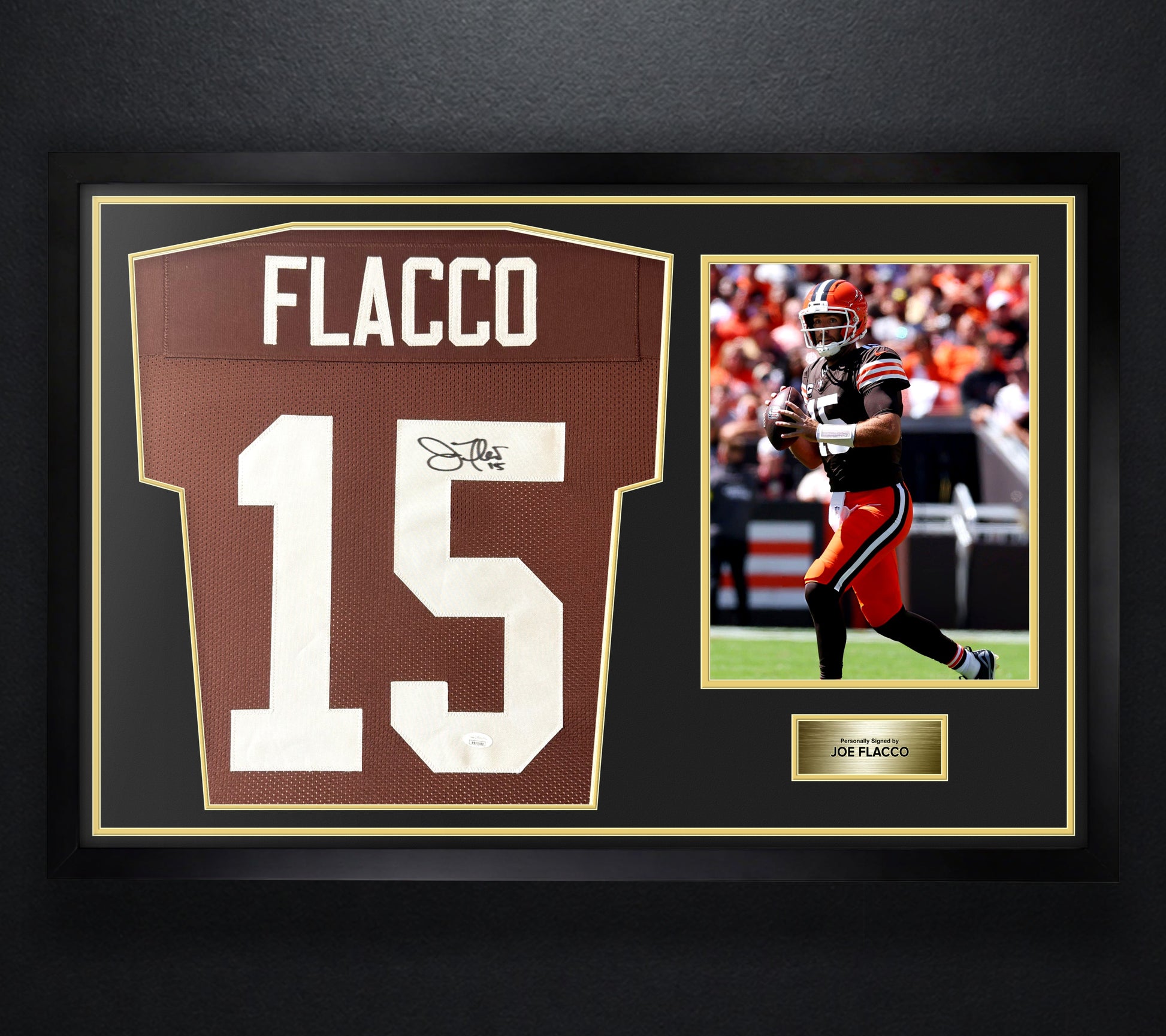Joe Flacco Signed Cleveland Browns Jersey Framed JSA COA - Photo of frame