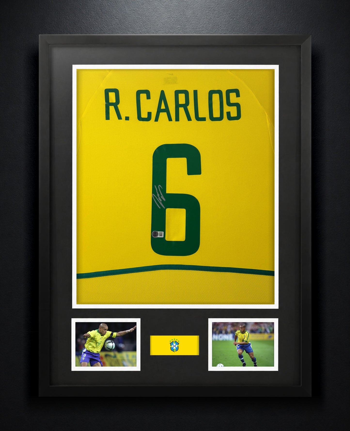 Roberto Carlos Signed Brazil Nike Jersey Framed Beckett COA - Photo of frame