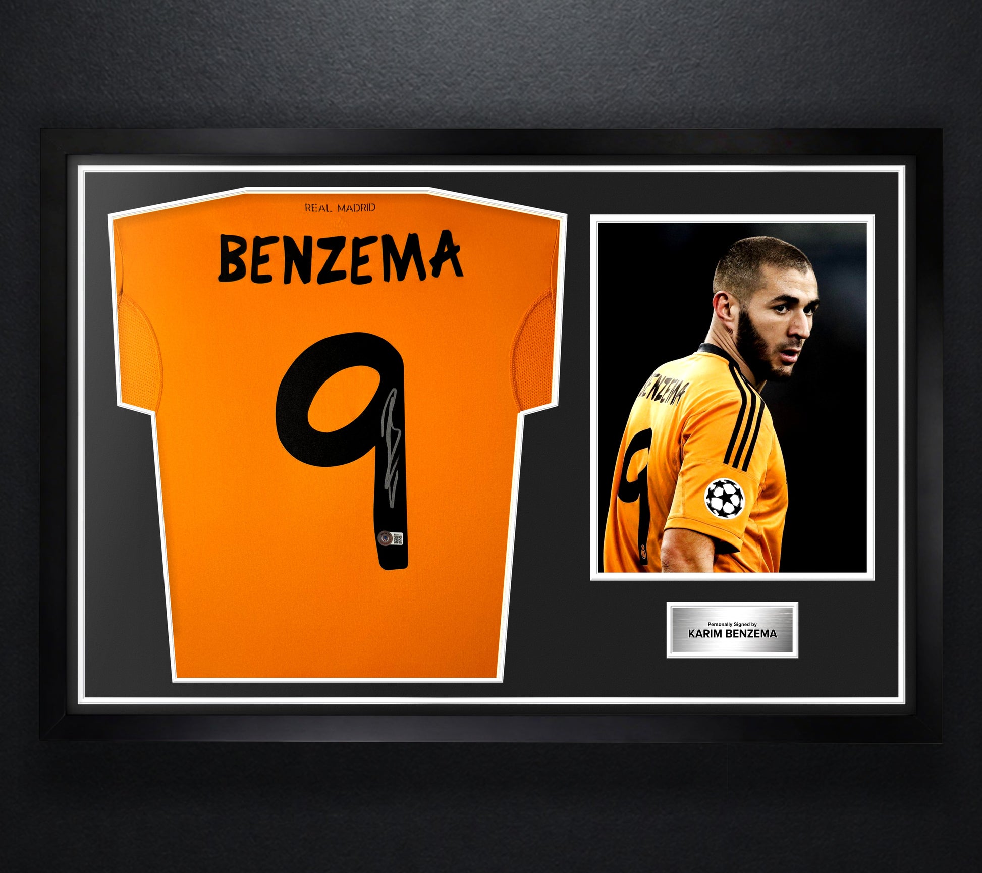 Karim Benzema Signed Real Madrid Jersey Framed Beckett COA - Photo of frame