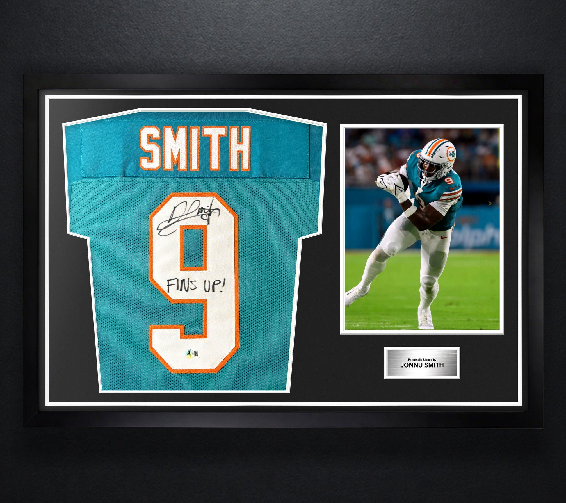 Jonnu Smith Signed Miami Dolphins Jersey Framed Beckett COA - Photo of frame