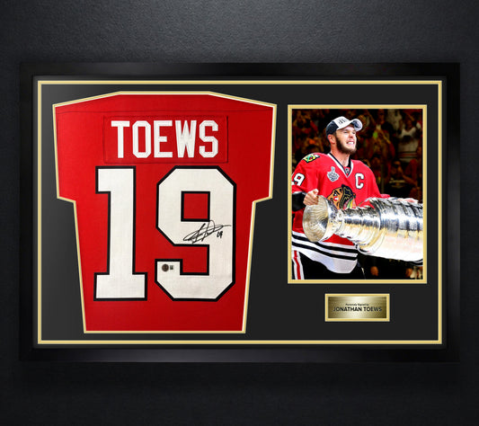 Jonathan Toews Signed Chicago Blackhawks Fanatics Jersey Framed Beckett COA - Photo of frame
