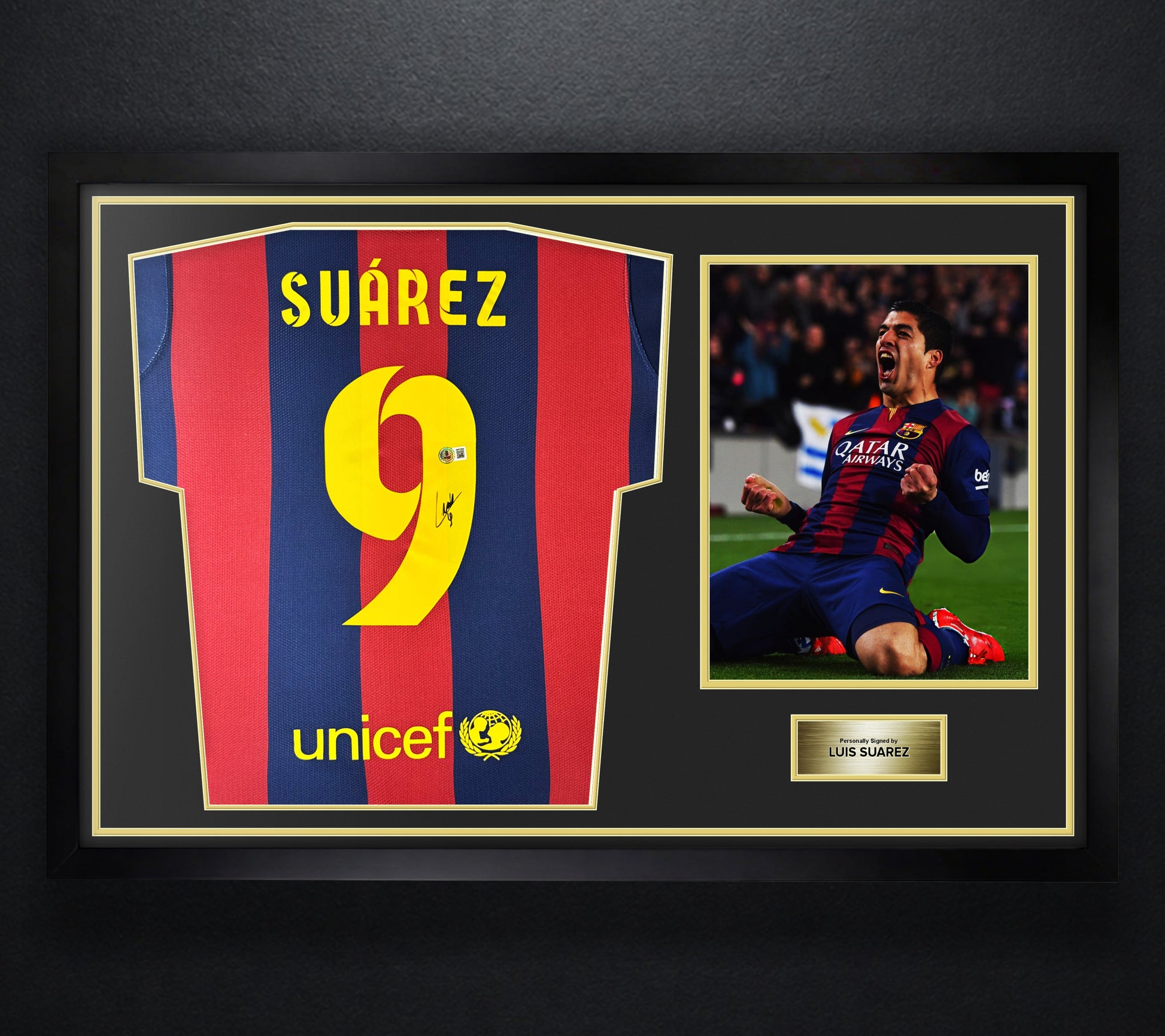 Luis Suarez Signed FC Barcelona Nike Jersey Framed Beckett COA - Photo of frame