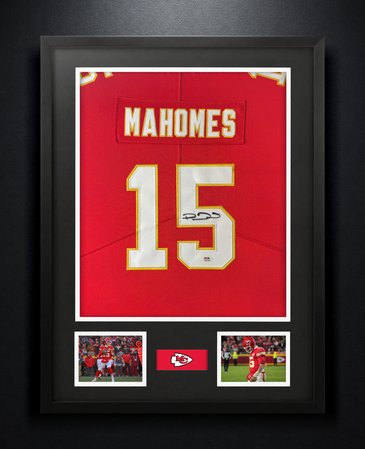 Patrick Mahomes Signed Kansas City Chiefs Nike Jersey Framed PSA LOA & COA - Photo of frame