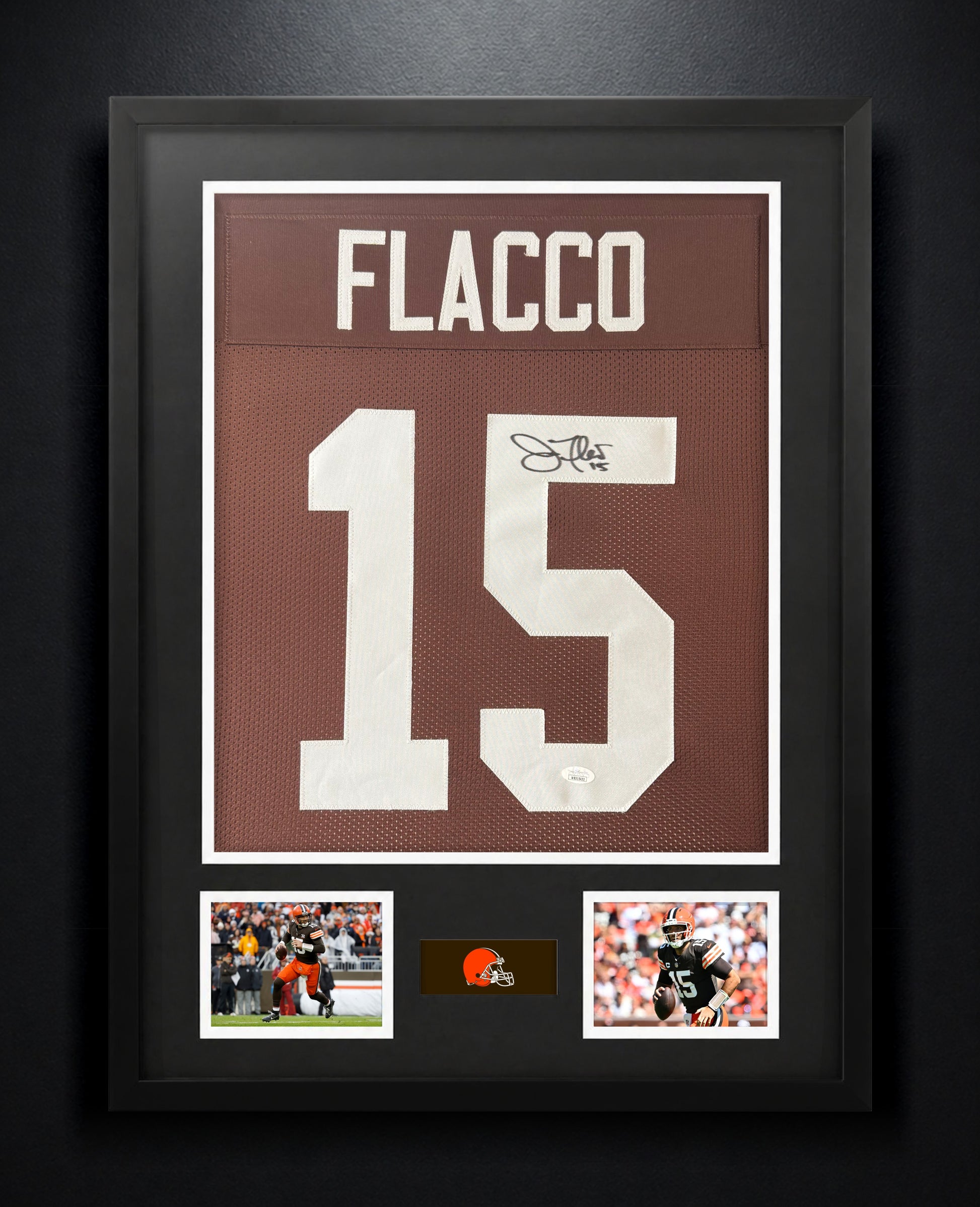 Joe Flacco Signed Cleveland Browns Jersey Framed JSA COA - Photo of frame