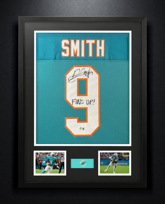 Jonnu Smith Signed Miami Dolphins Jersey Framed Beckett COA - Photo of frame