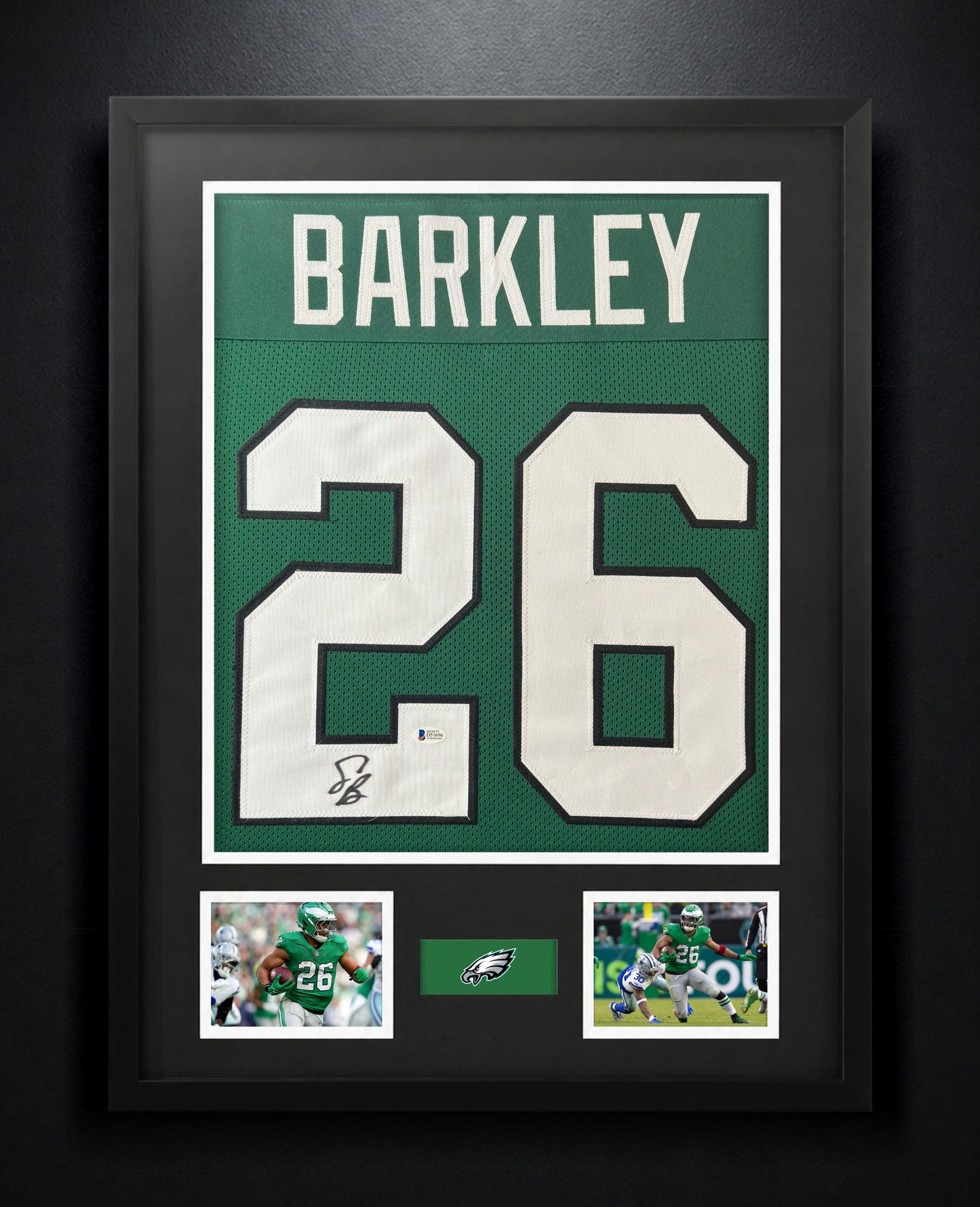Saquon Barkley Signed Philadelphia Eagles Jersey Framed Beckett COA - Photo of frame