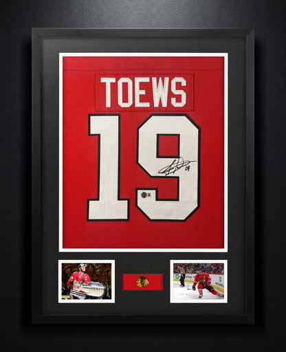 Jonathan Toews Signed Chicago Blackhawks Fanatics Jersey Framed Beckett COA - Photo of frame