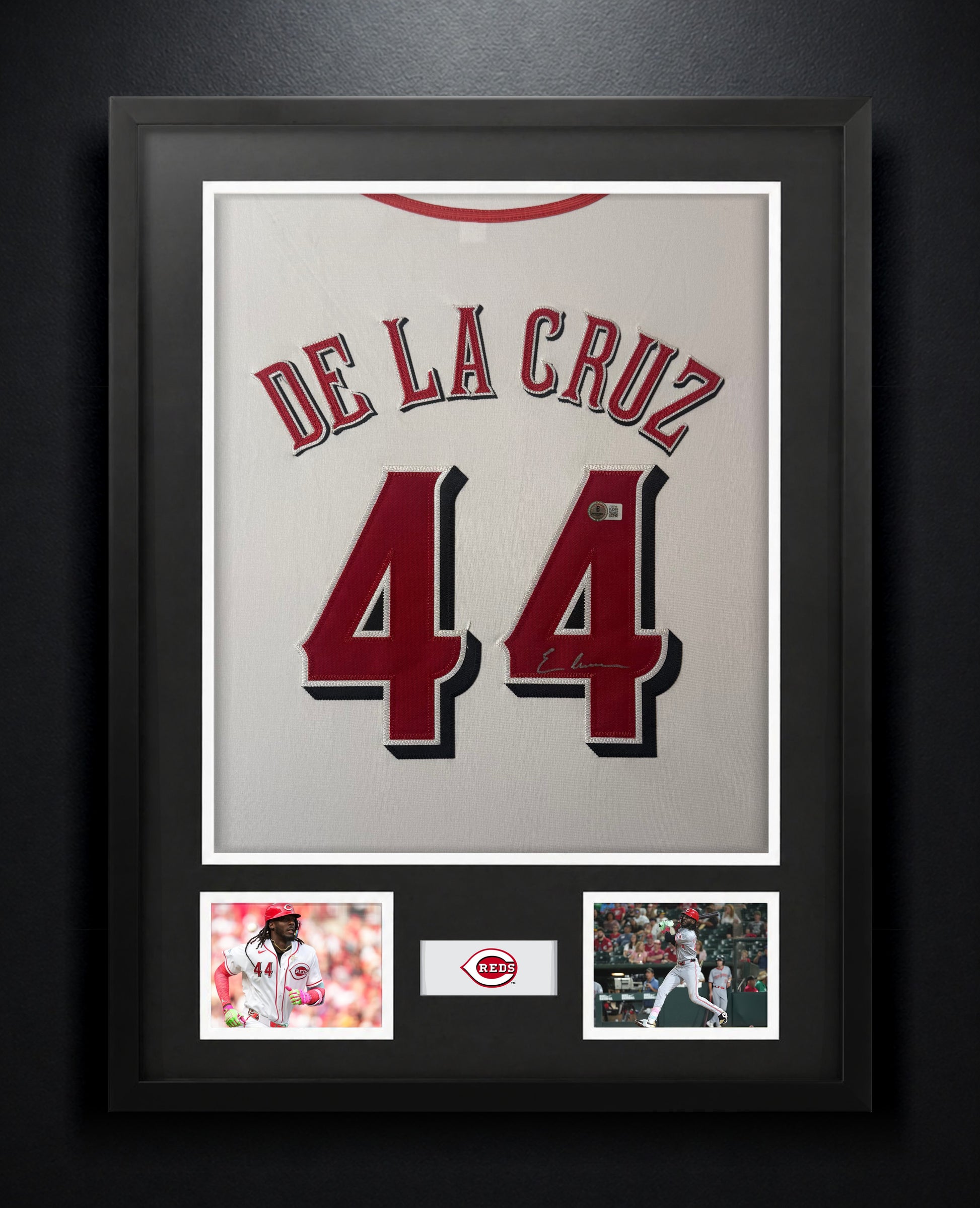 Elly De La Cruz Signed Cincinnati Reds Jersey Framed Beckett COA - Photo of frame