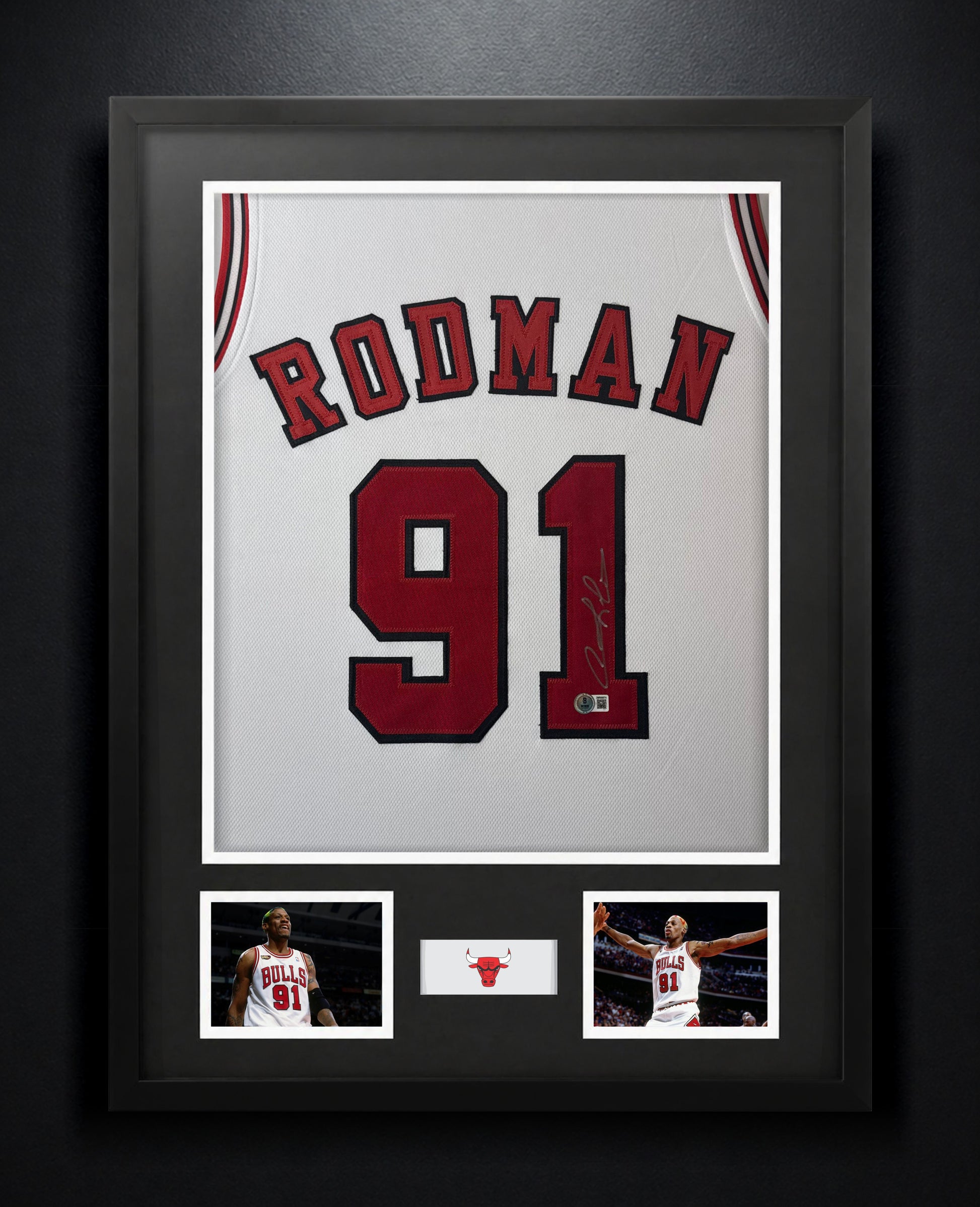 Dennis Rodman Signed Chicago Bulls Jersey Framed Beckett COA - Photo of frame
