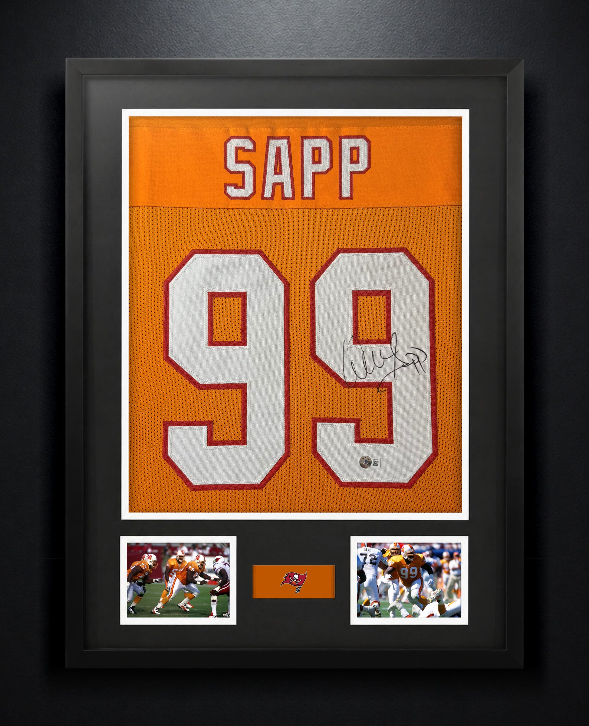 Warren Sapp Signed Tampa Bay Buccaneers Jersey Framed Beckett COA - Photo of frame