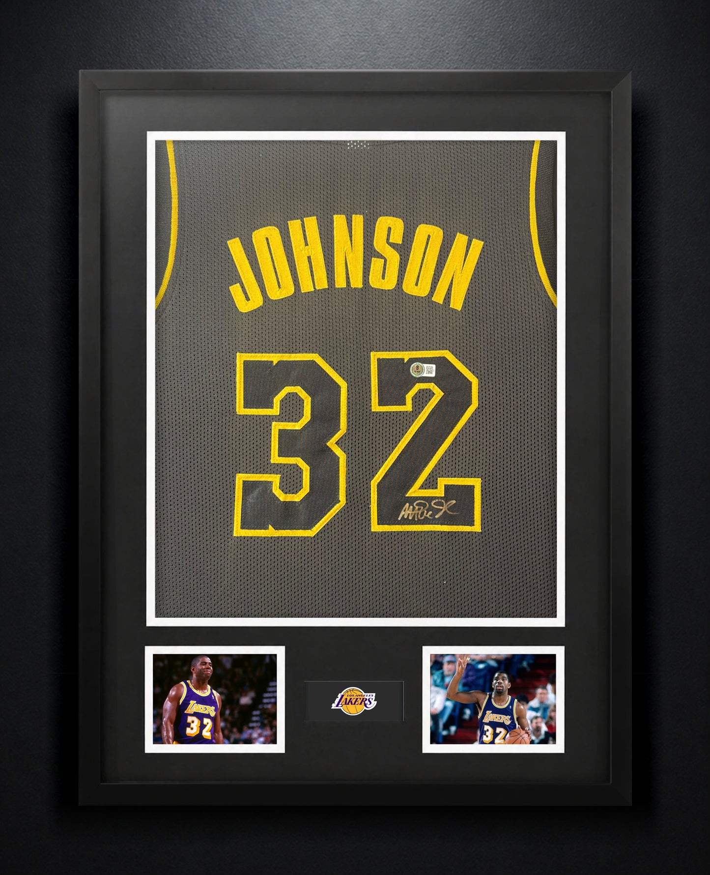 Magic Johnson Signed Los Angeles Lakers Jersey Framed Beckett COA - Photo of frame