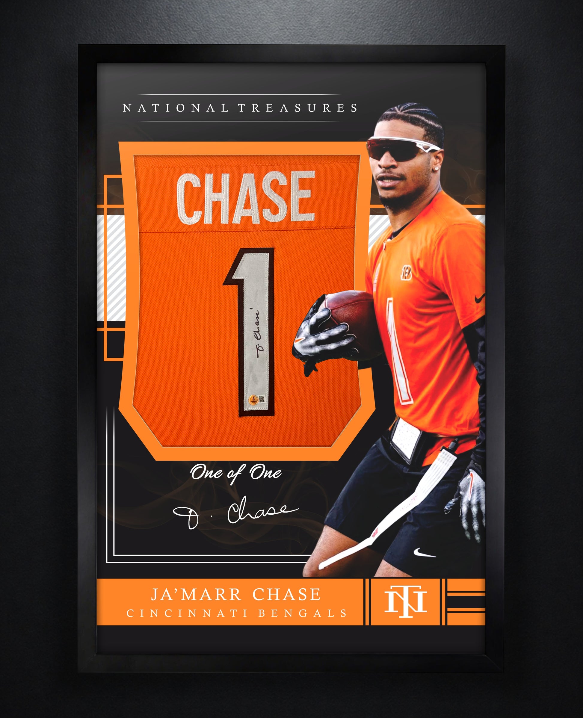 Ja'Marr Chase Signed Cincinnati Bengals Jersey Framed Beckett COA - Photo of frame