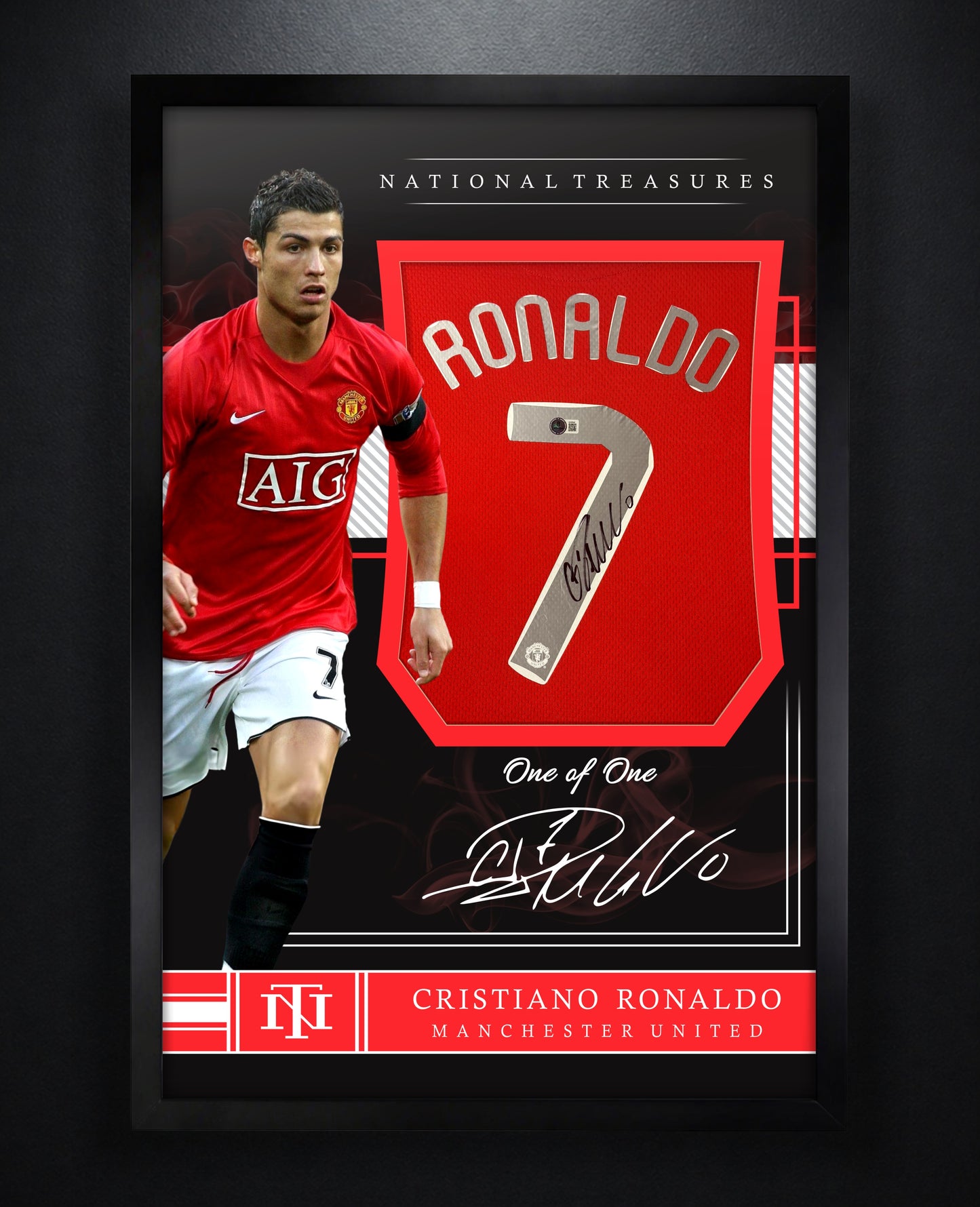 Cristiano Ronaldo Signed Manchester United Jersey Framed Beckett LOA & COA - Photo of frame