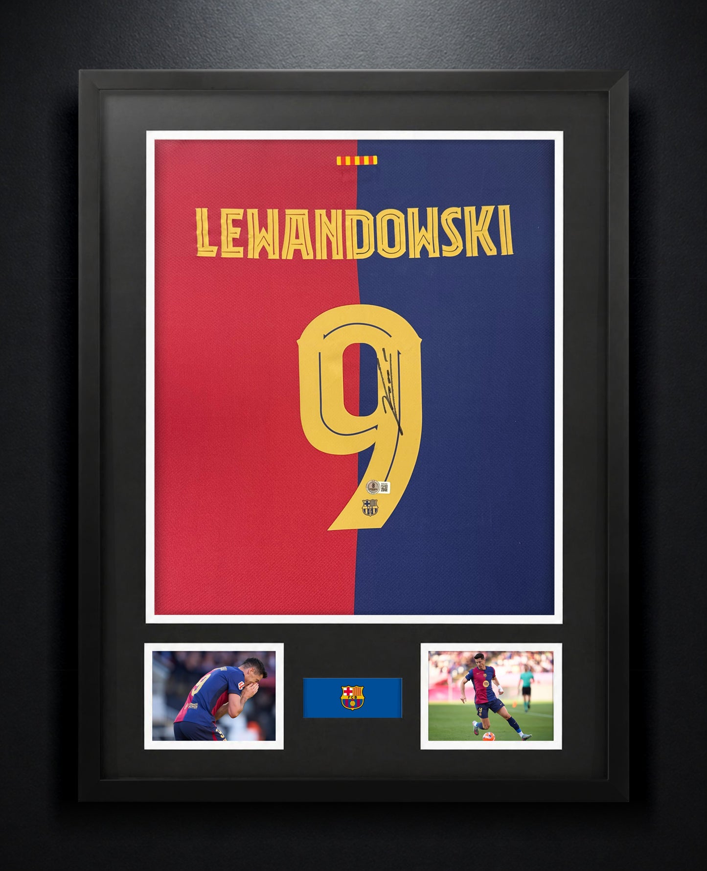 Robert Lewandowski Signed FC Barcelona Nike Jersey Framed Beckett COA - Photo of frame