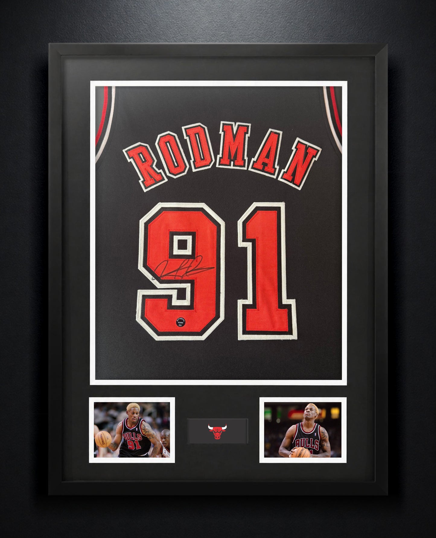 Dennis Rodman Signed Chicago Bulls Jersey Framed Authentic Ink COA - Photo of frame