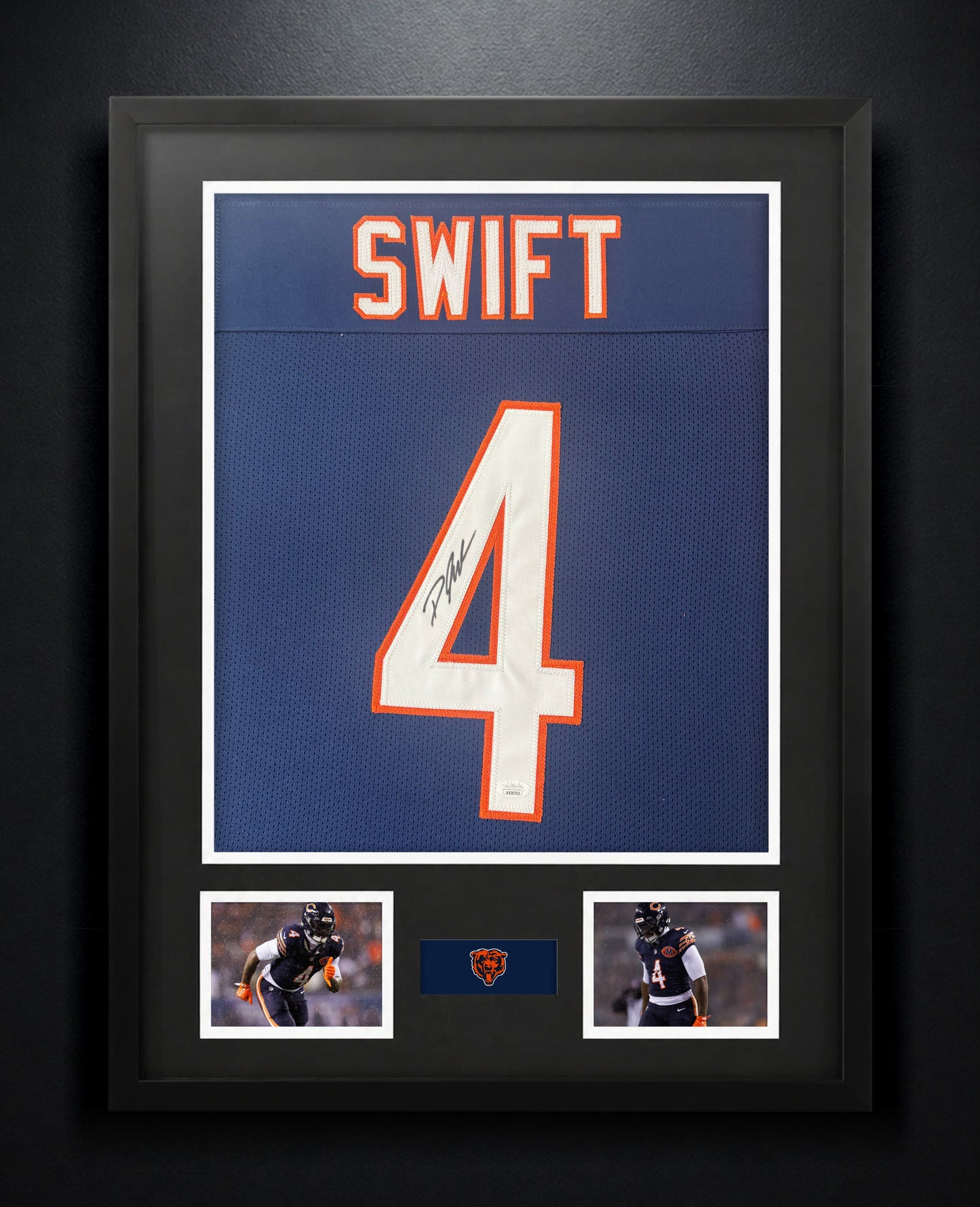 D'Andre Swift Signed Chicago Bears Jersey Framed JSA COA - Photo of frame