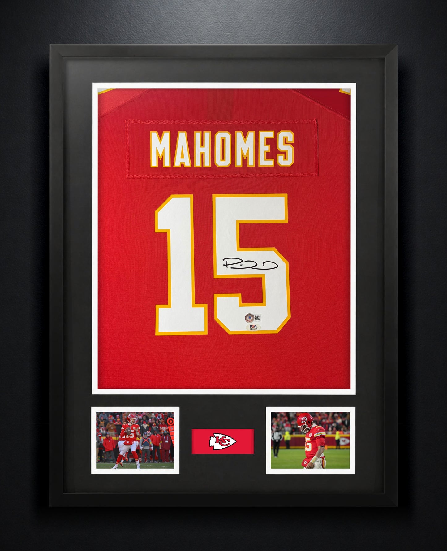 Patrick Mahomes Signed Kansas City Chiefs Nike Jersey Framed Beckett & PSA COA - Photo of frame