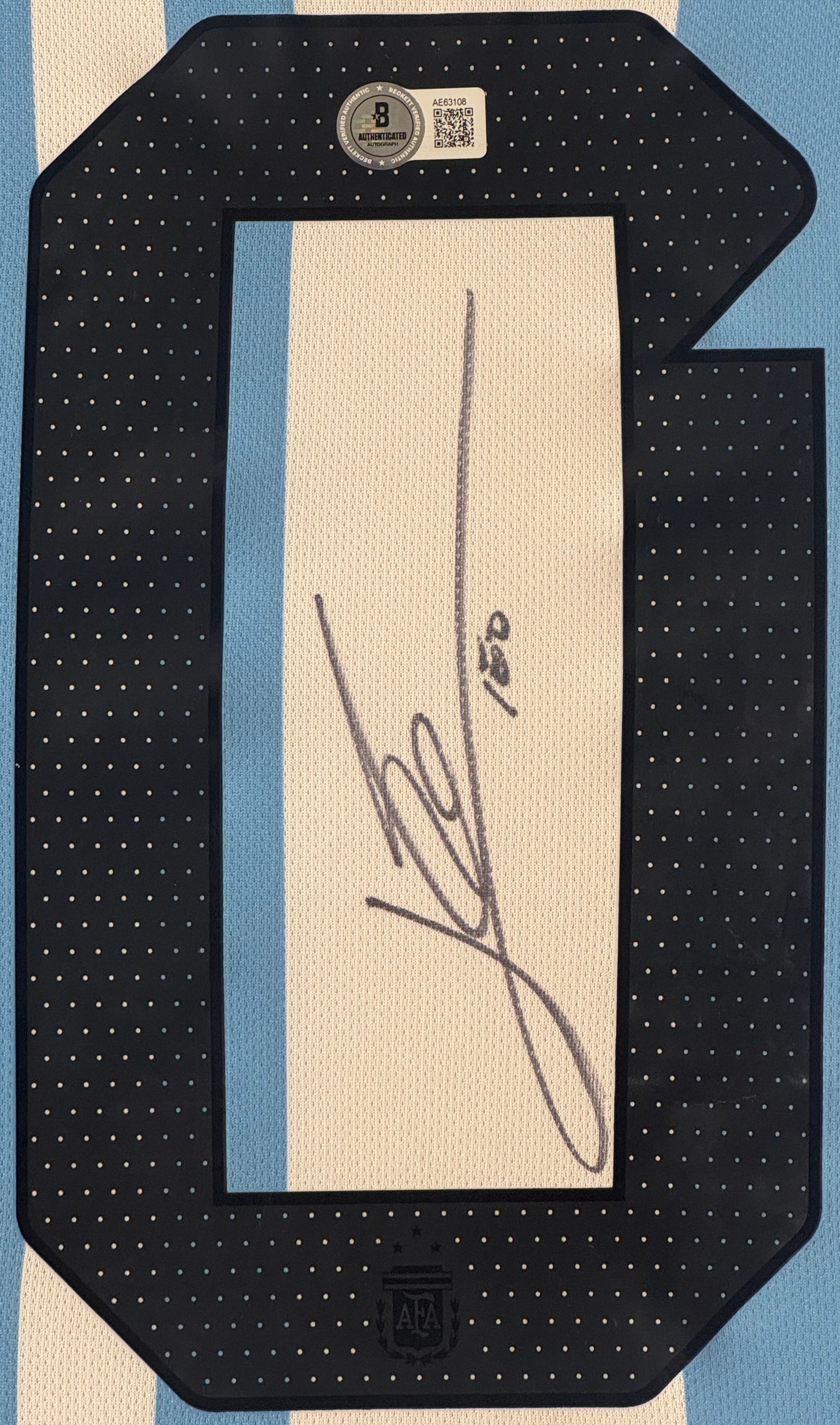 Lionel Messi Signed Argentina Adidas Jersey Framed Beckett LOA & COA - Close up of Number