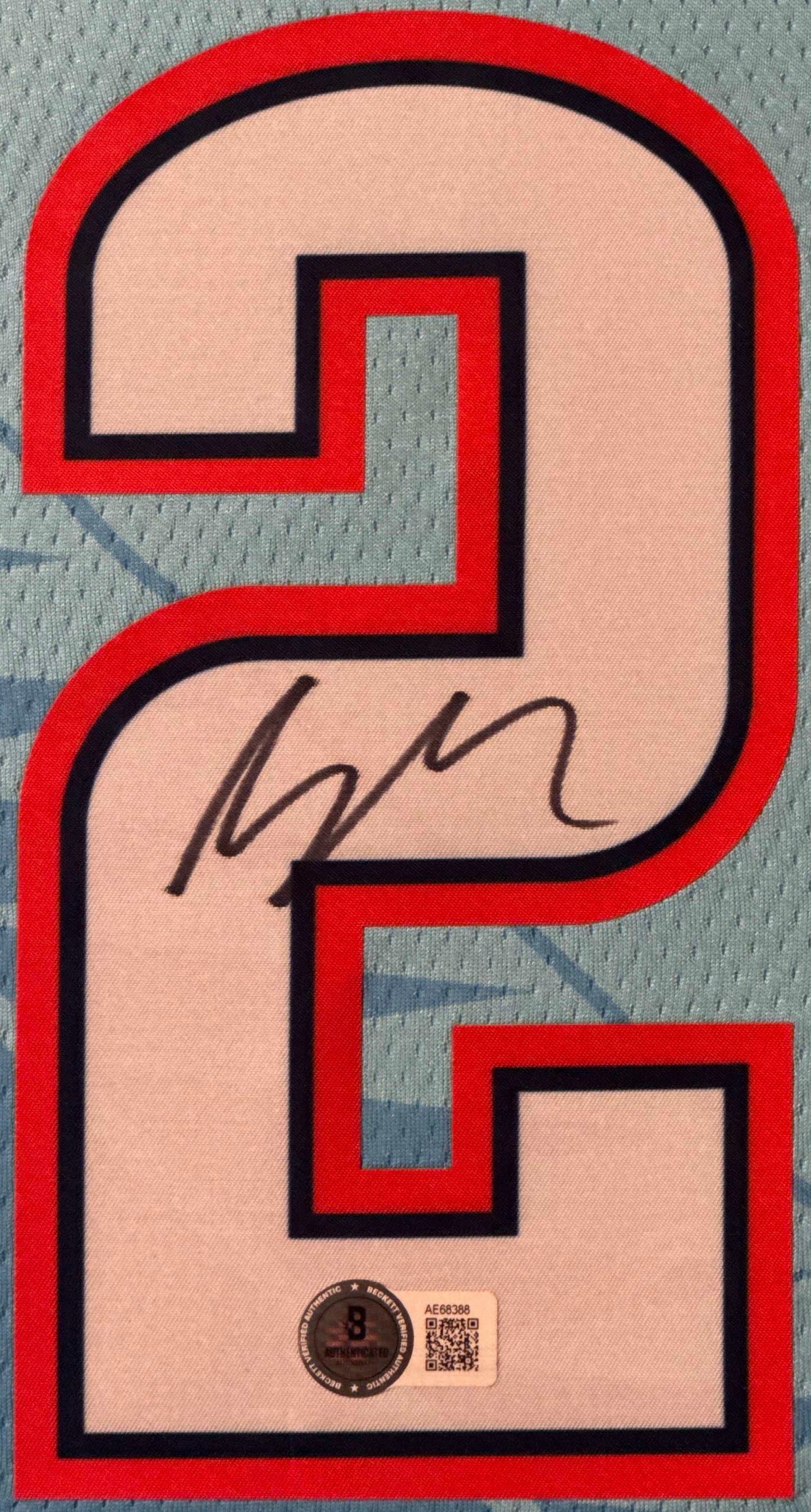 Shai Gilgeous-Alexander Signed Oklahoma City Thunder Nike Jersey Framed Beckett COA - Close up of Number